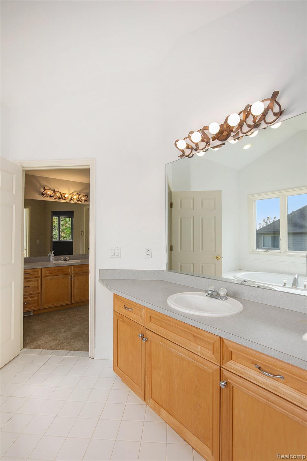 5641 Golf Pointe Drive