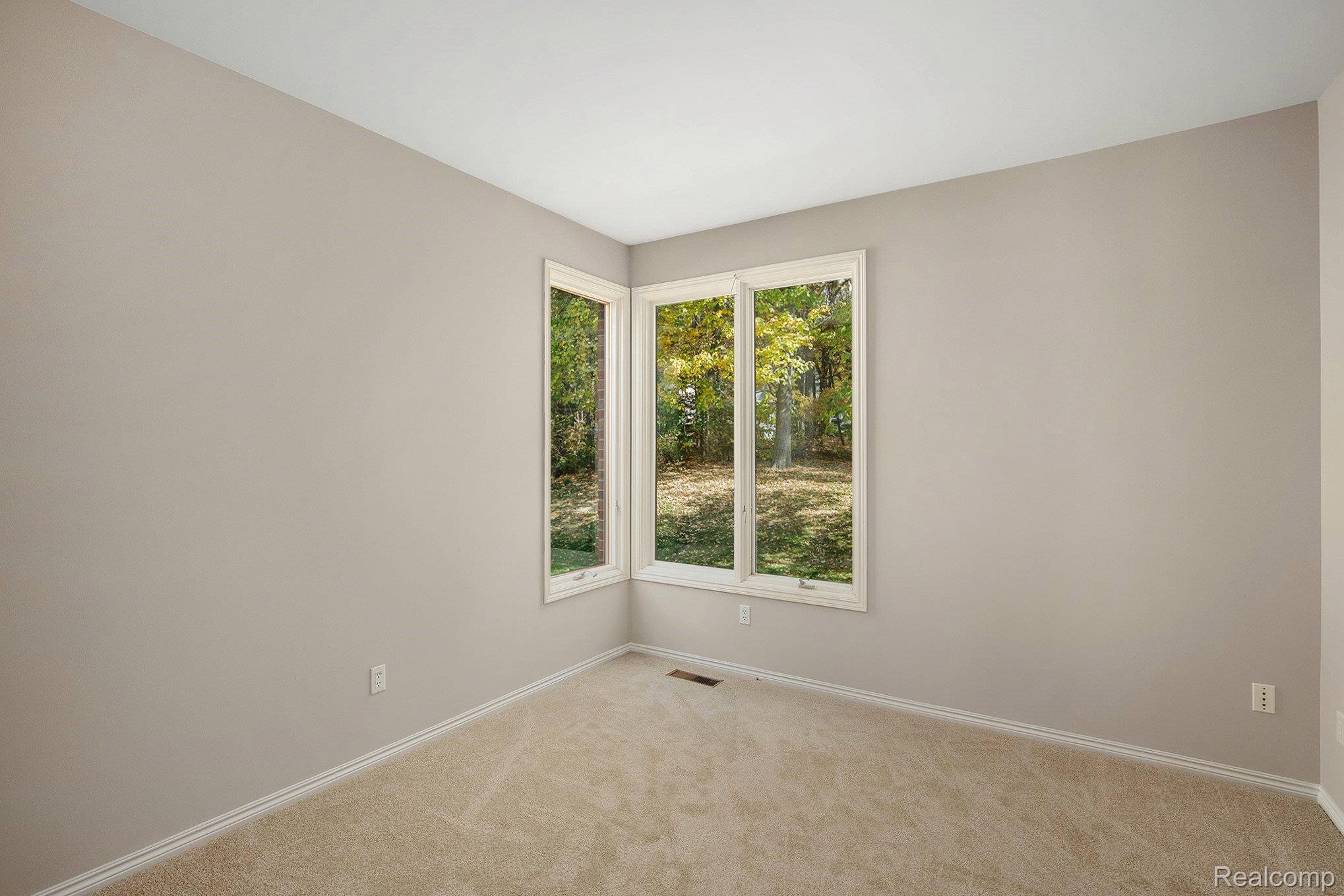 5641 Golf Pointe Drive