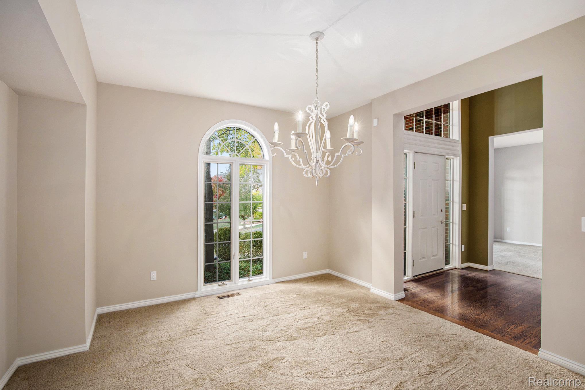 5641 Golf Pointe Drive