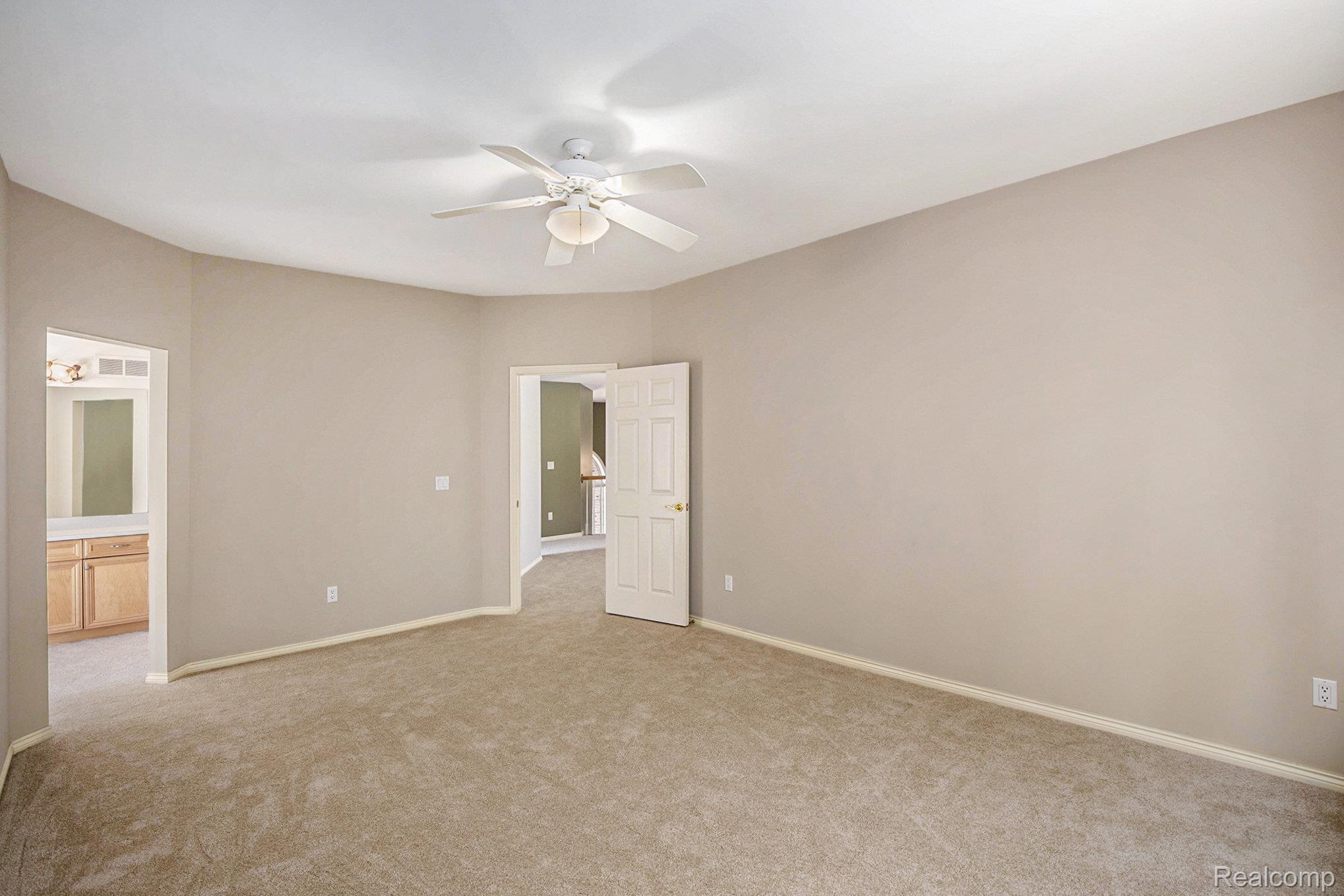 5641 Golf Pointe Drive