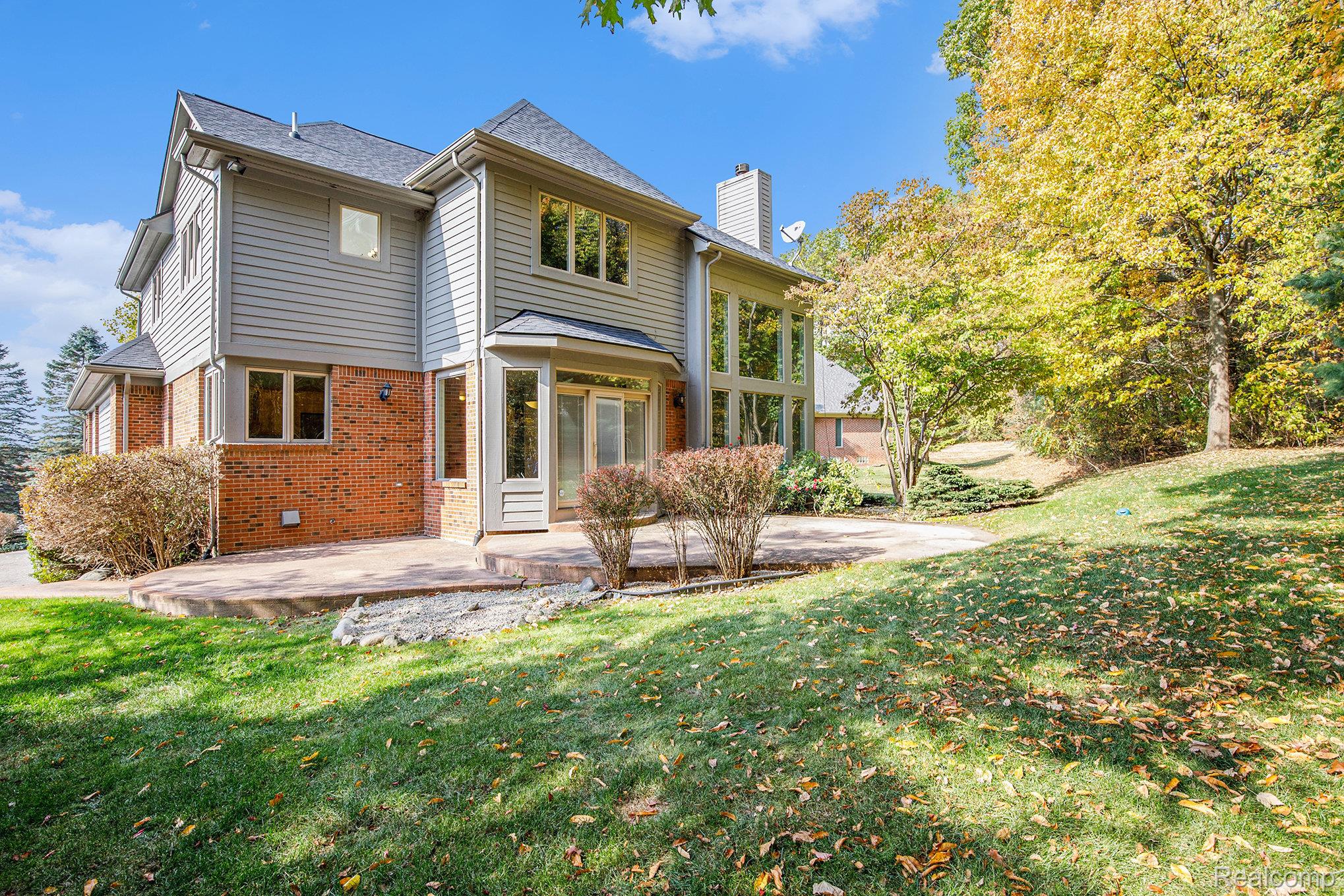 5641 Golf Pointe Drive