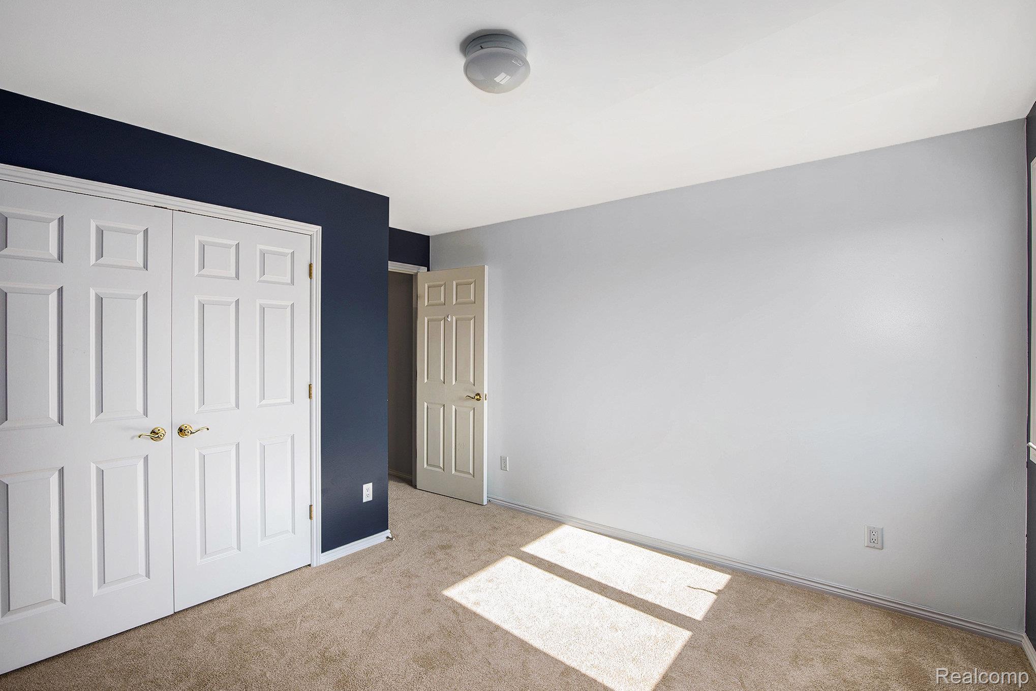 5641 Golf Pointe Drive