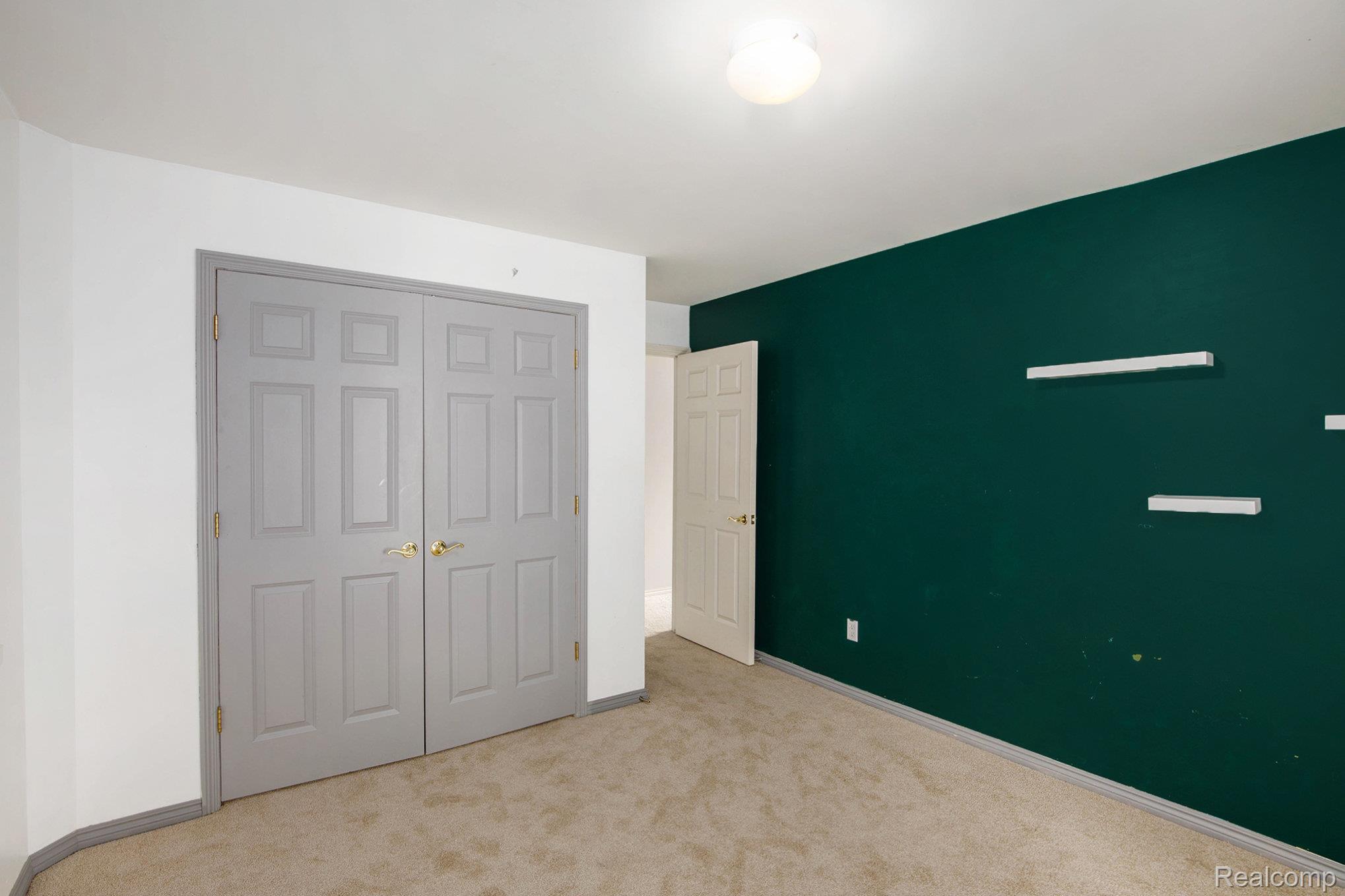 5641 Golf Pointe Drive