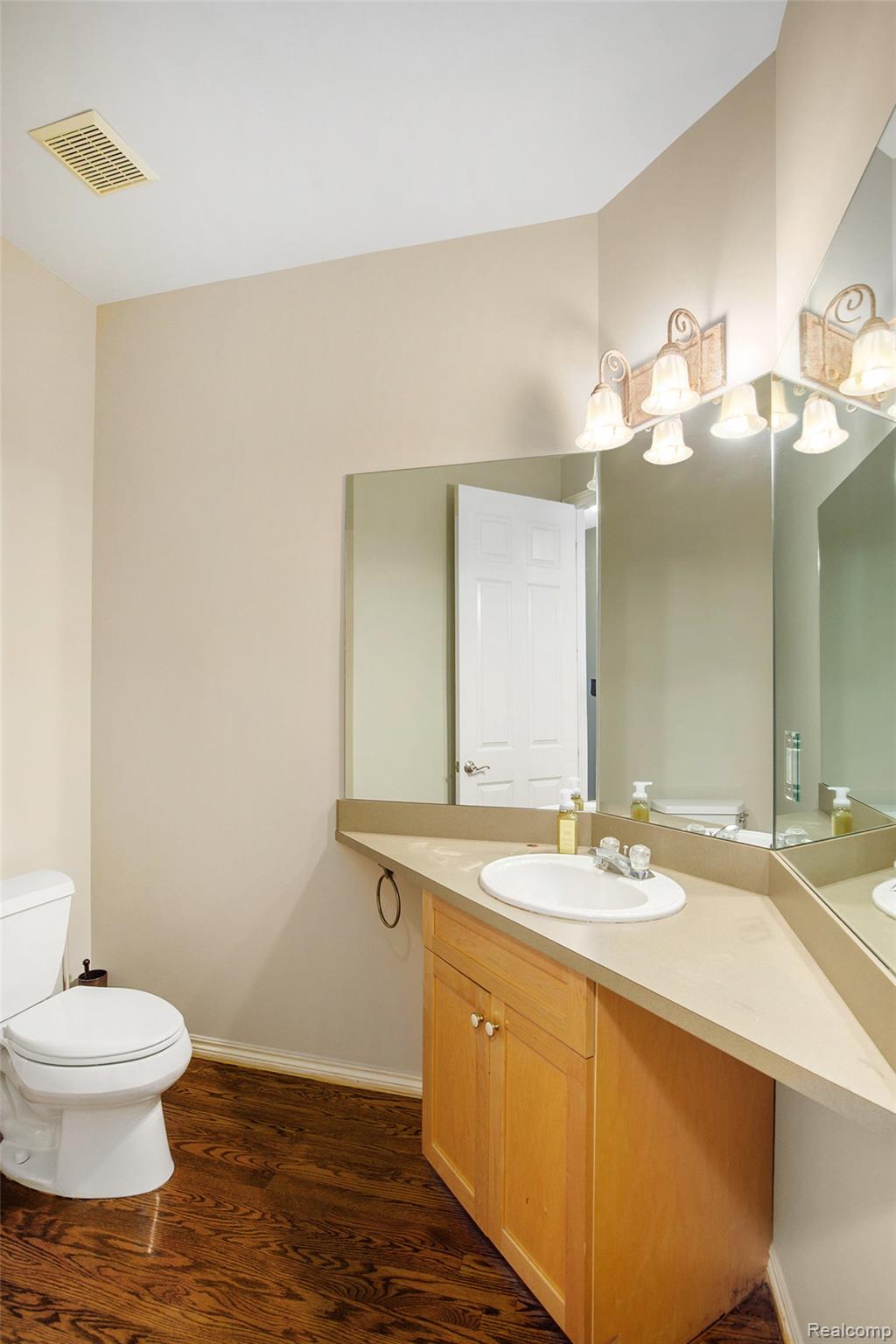 5641 Golf Pointe Drive