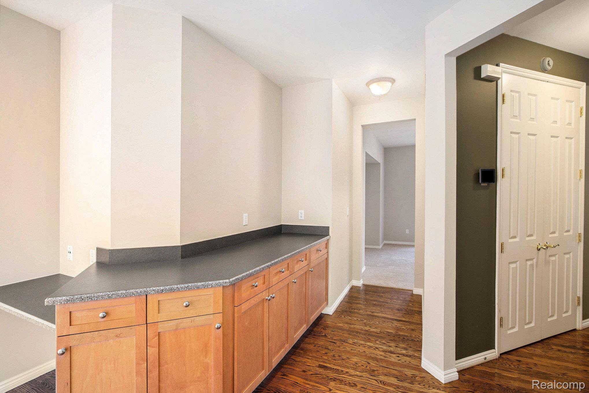 5641 Golf Pointe Drive