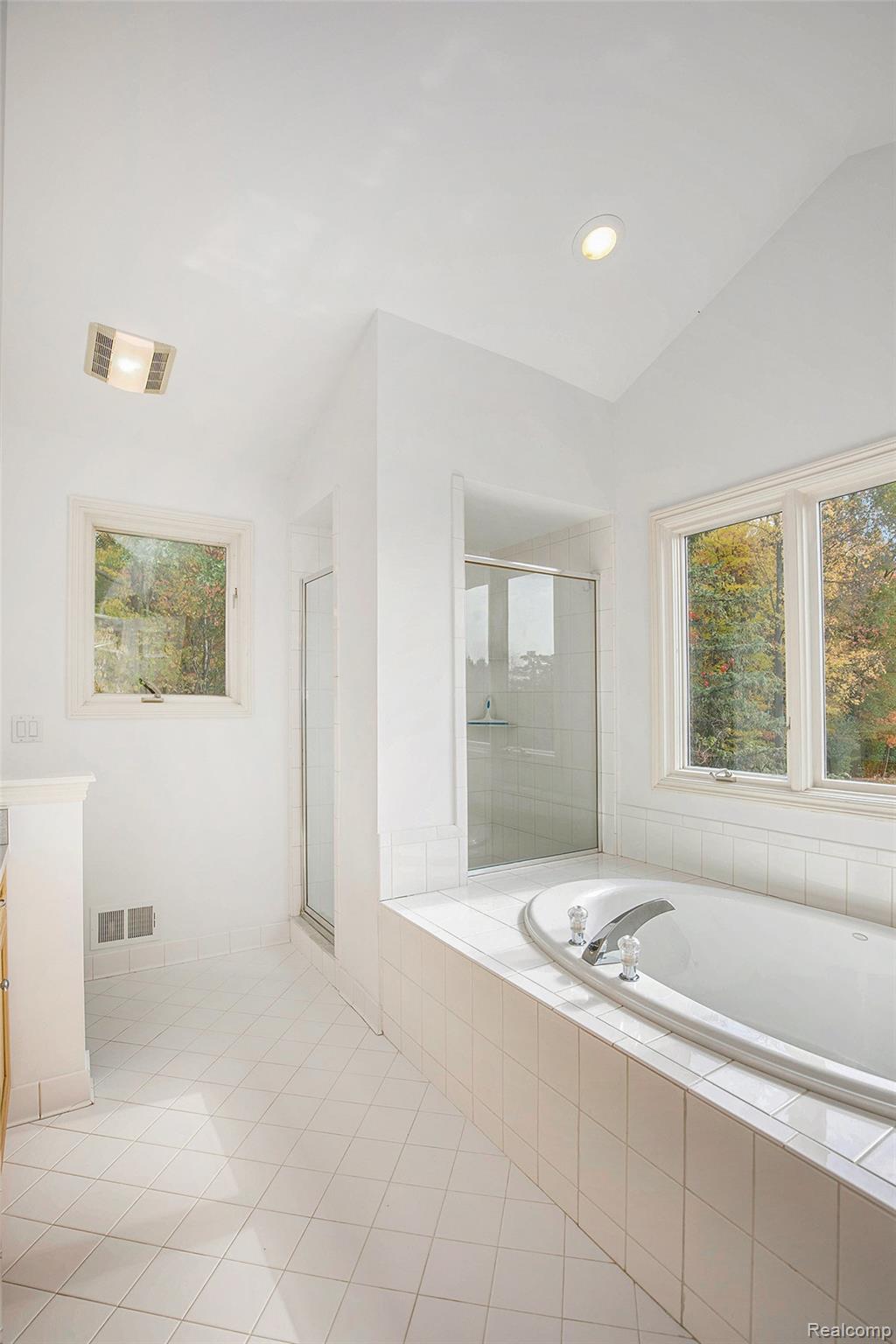 5641 Golf Pointe Drive