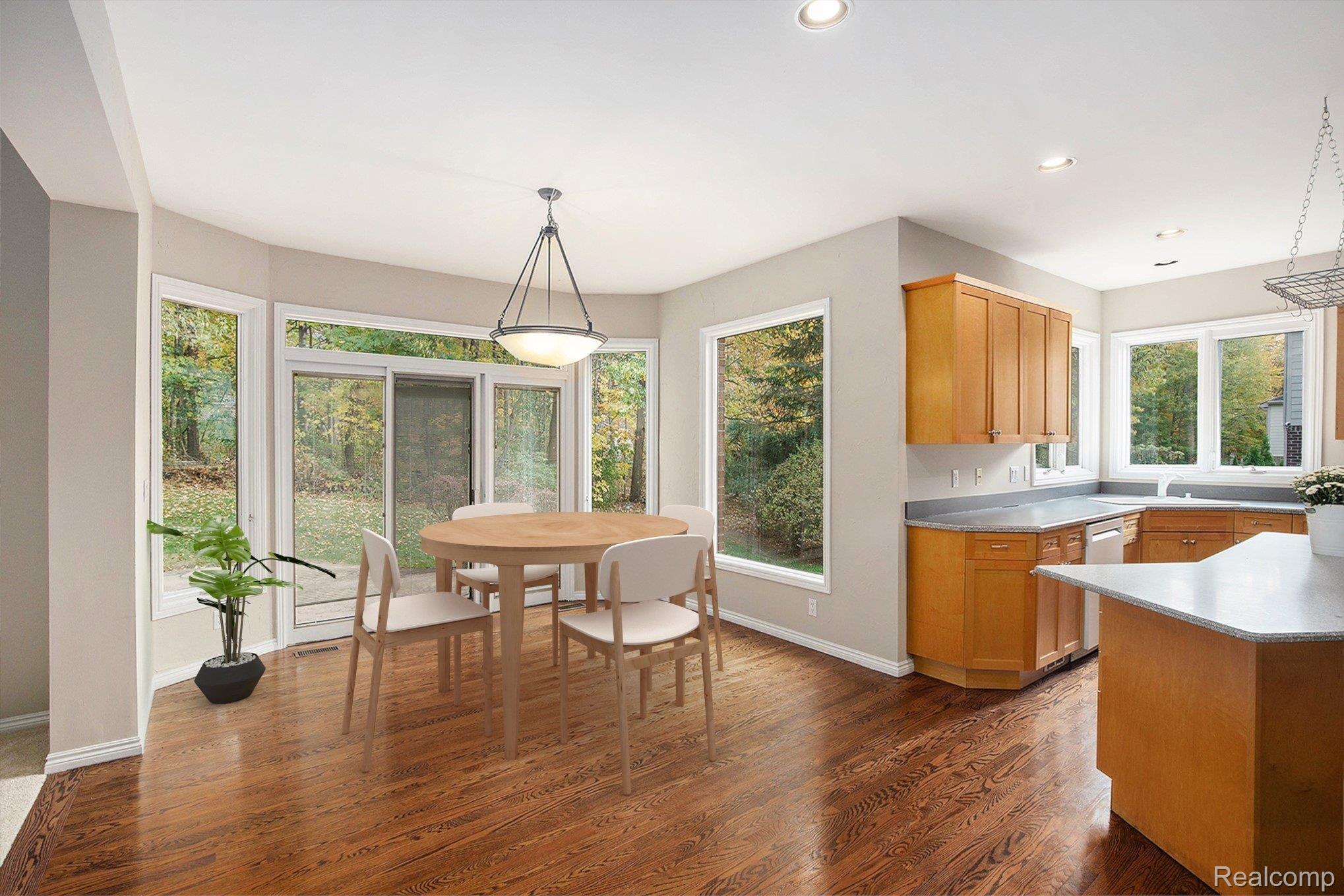 5641 Golf Pointe Drive