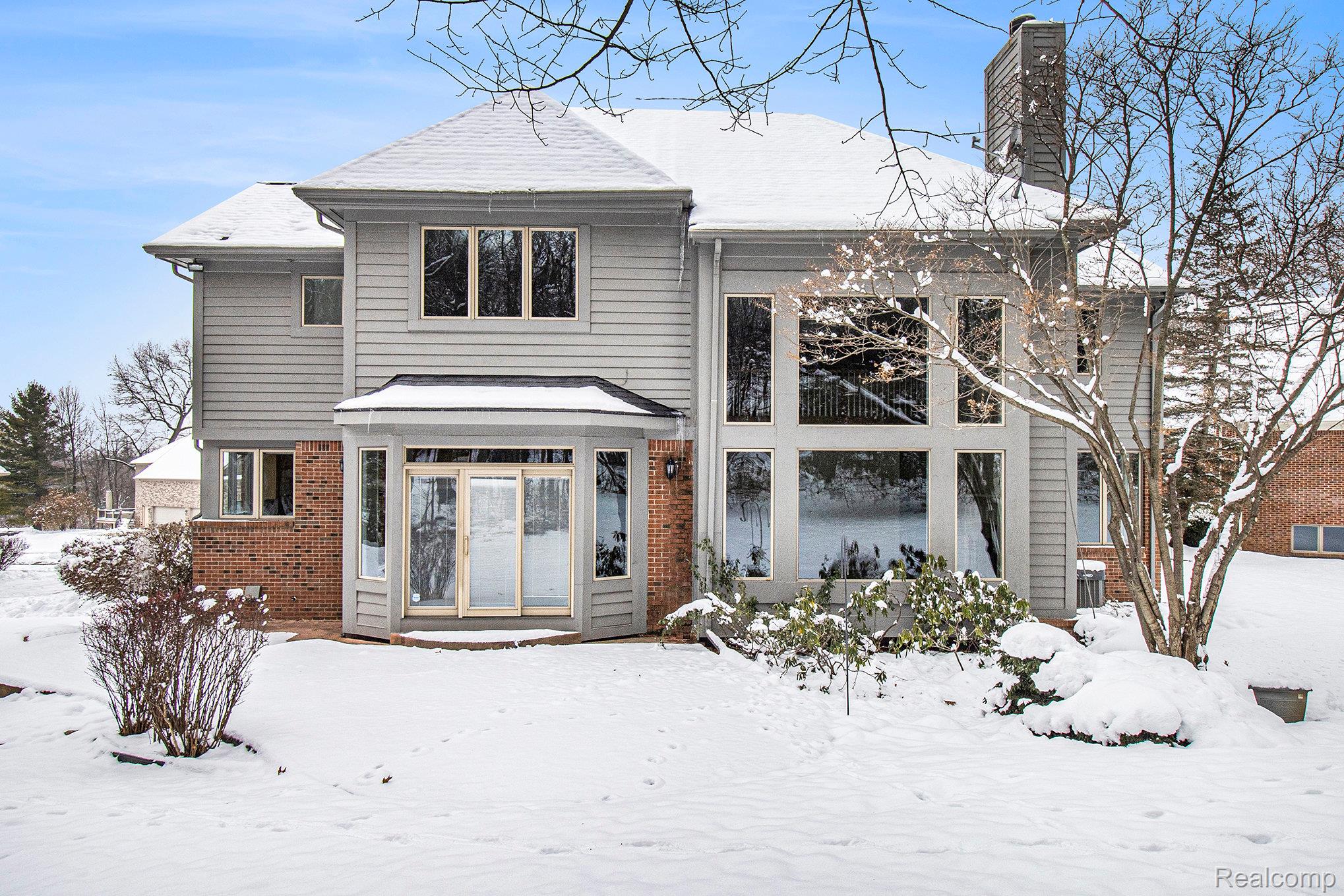 5641 Golf Pointe Drive