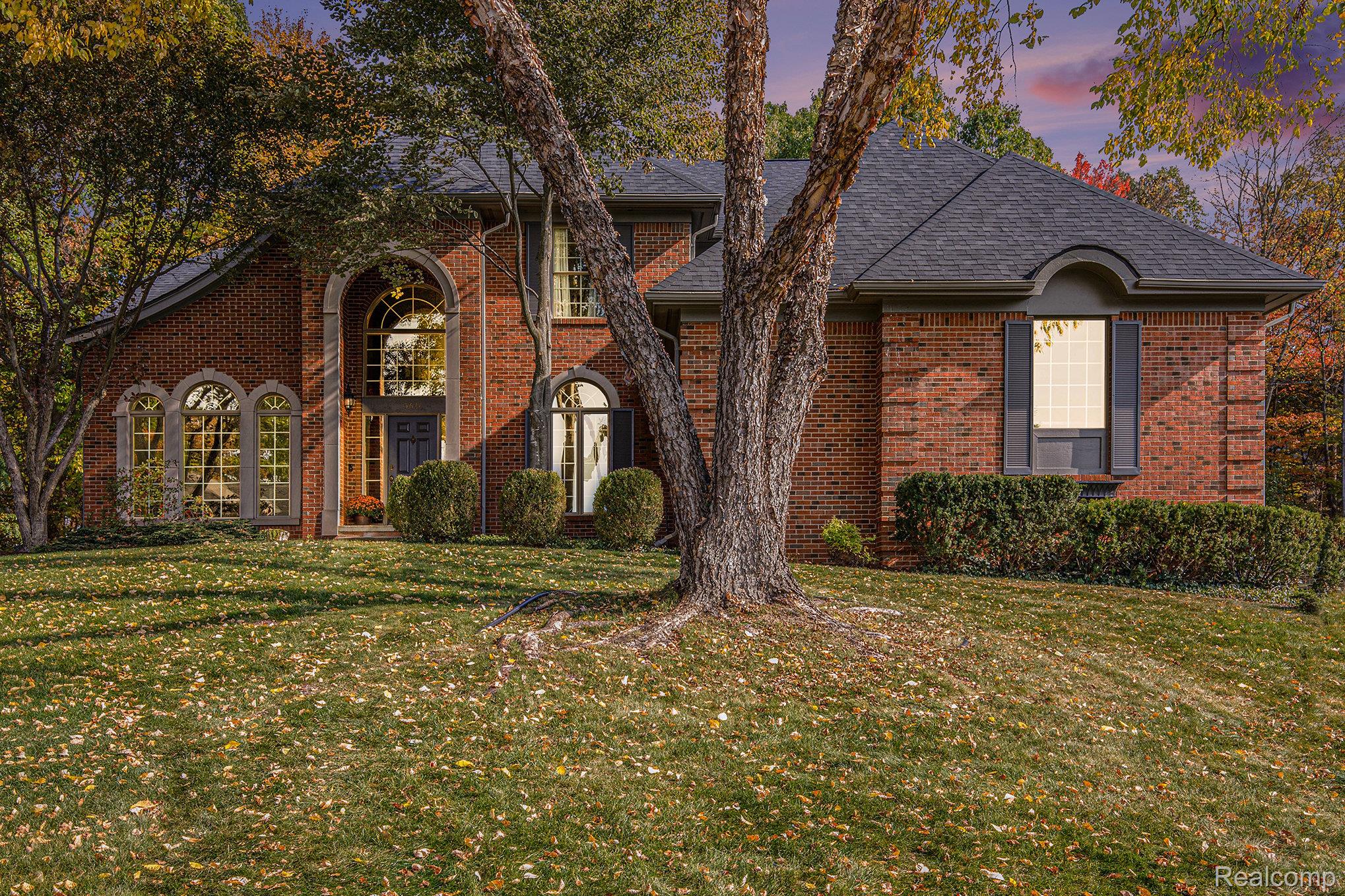 5641 Golf Pointe Drive