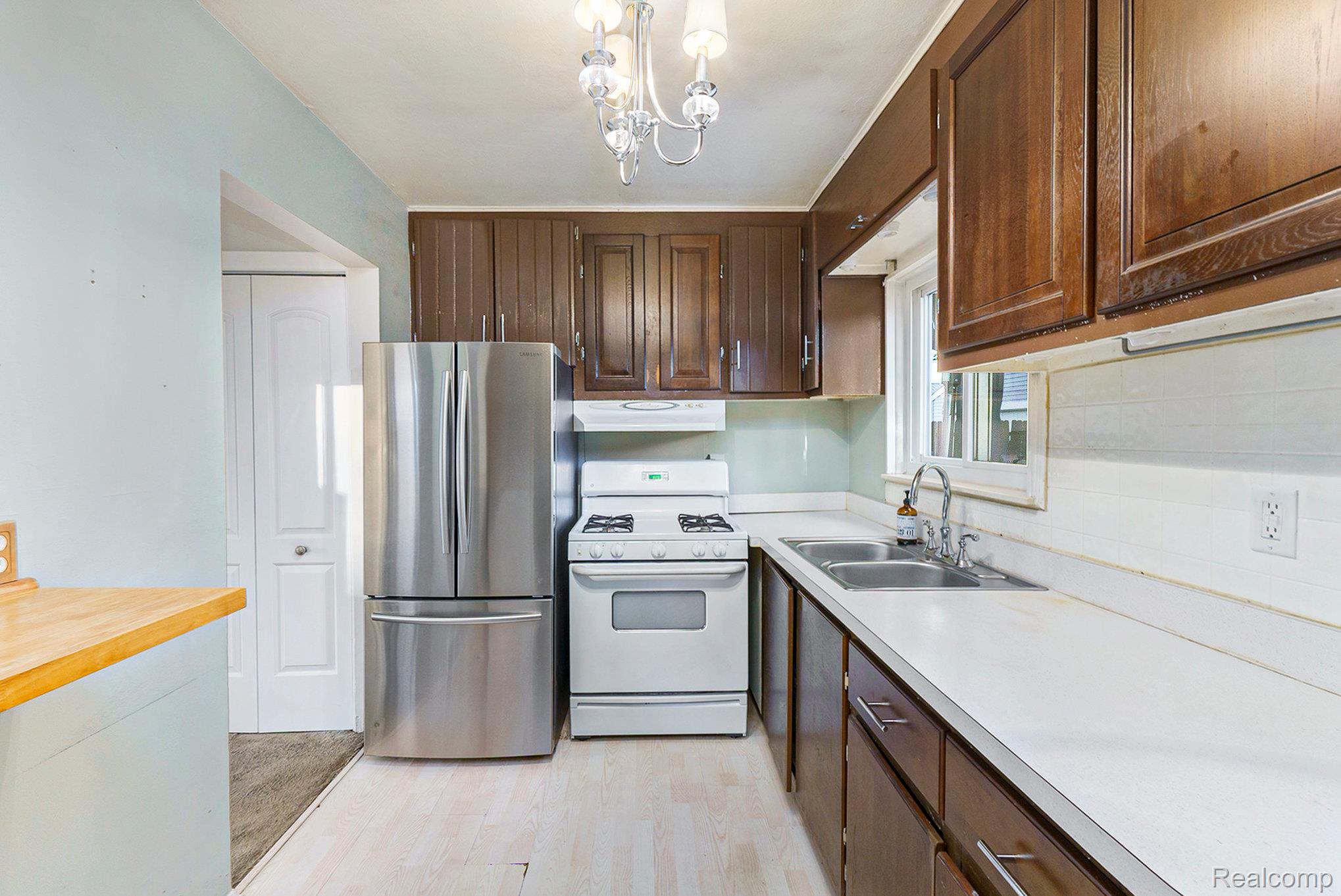 2551 James Road