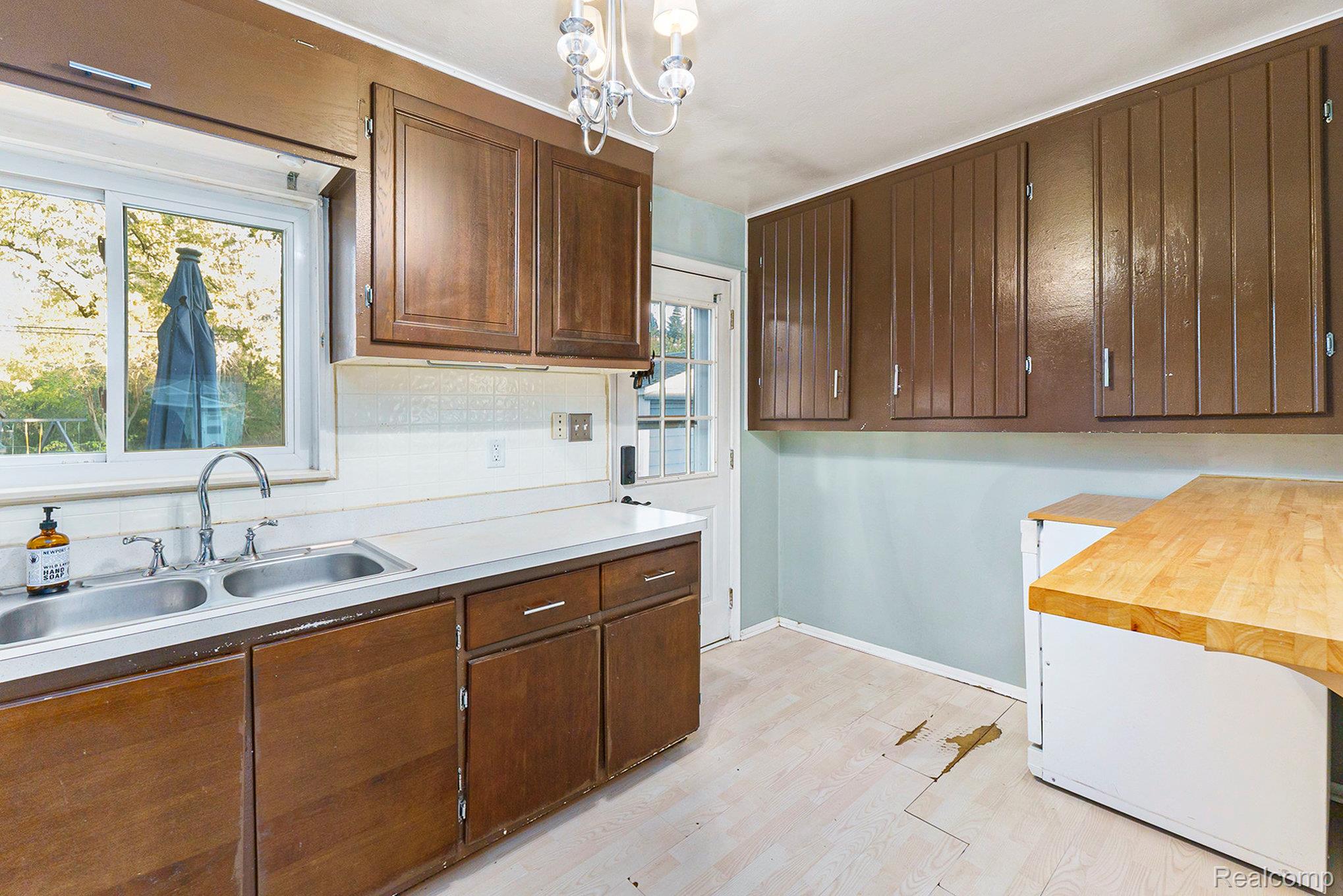 2551 James Road