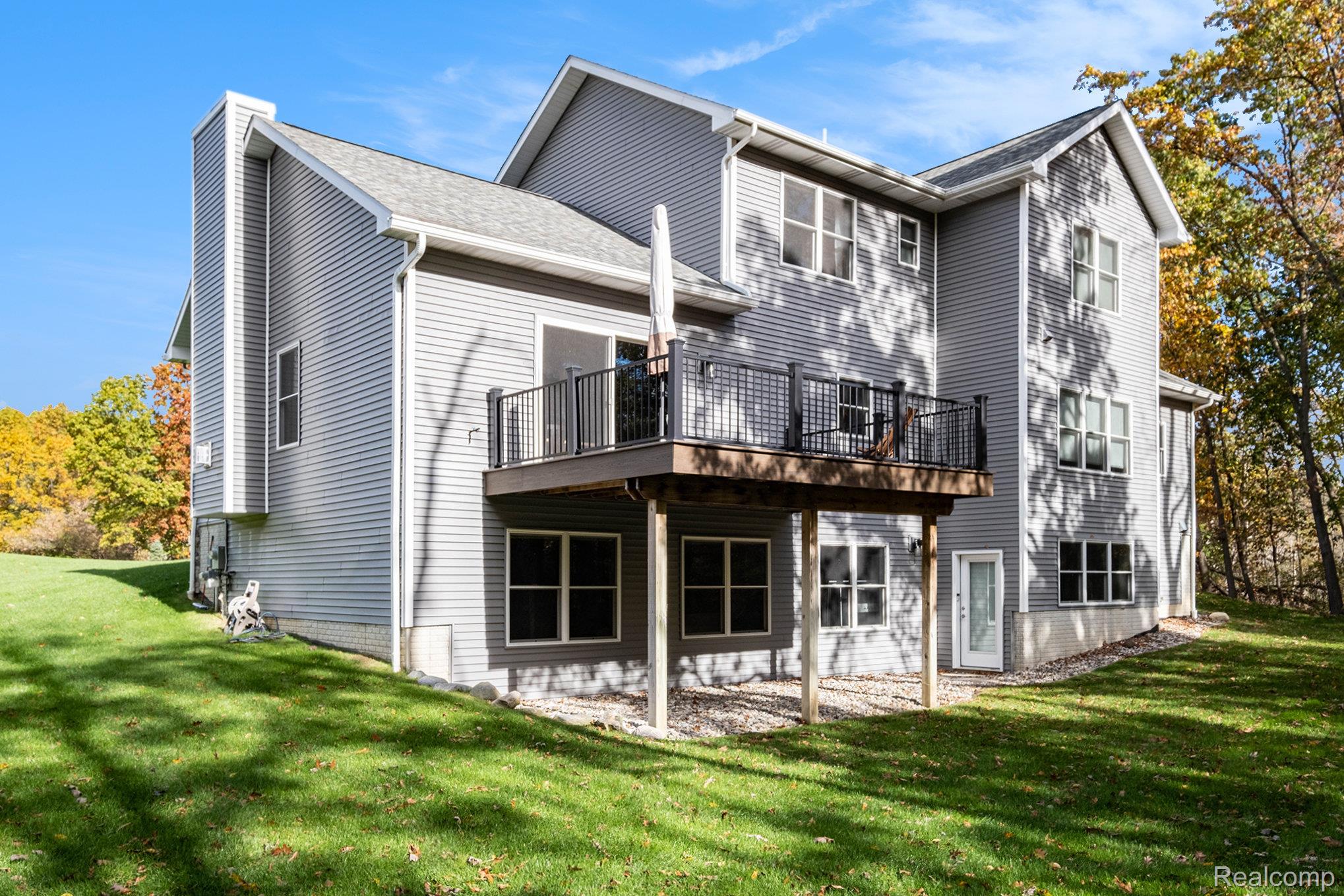 1281 Victoria Lane