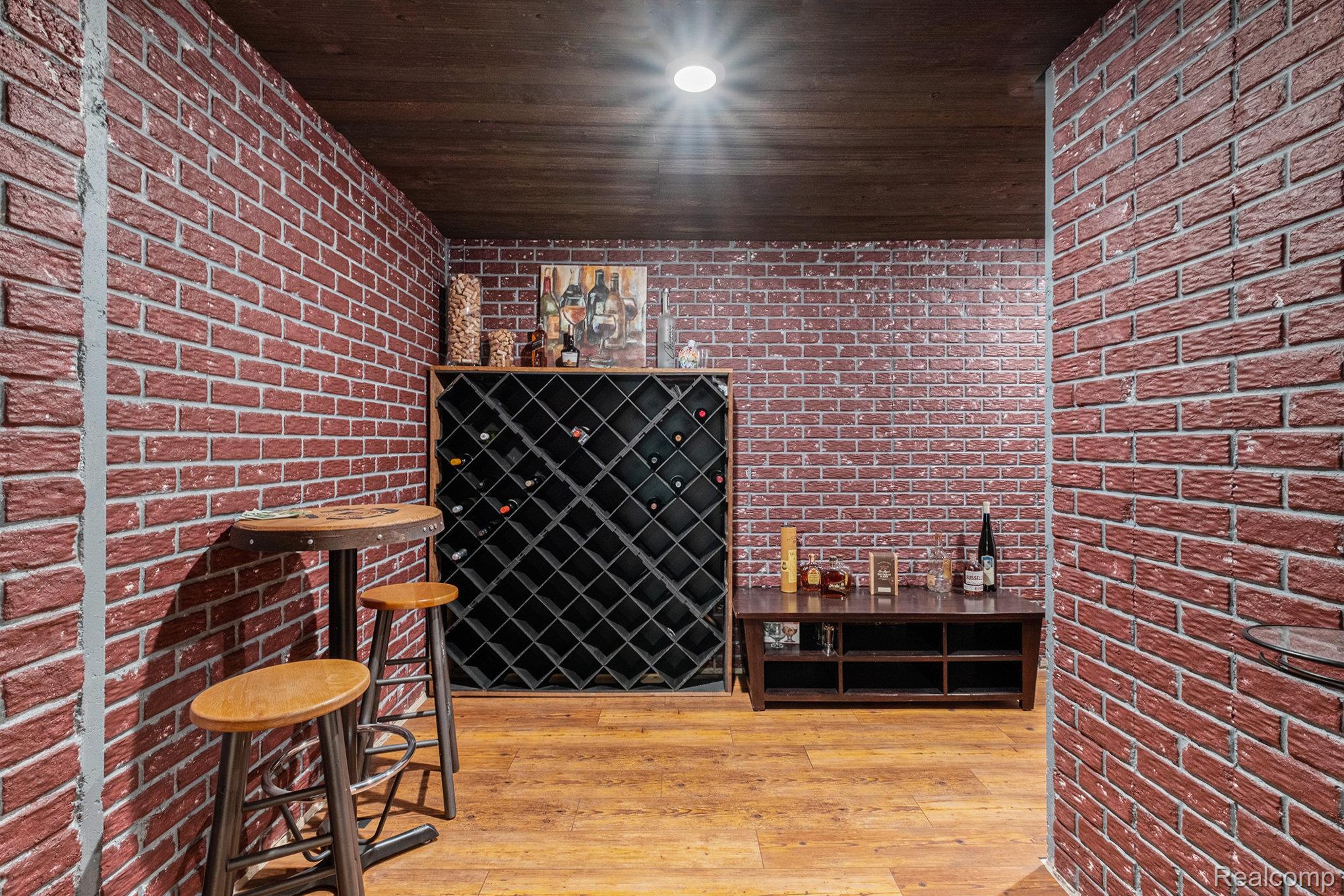 1281 Victoria Lane