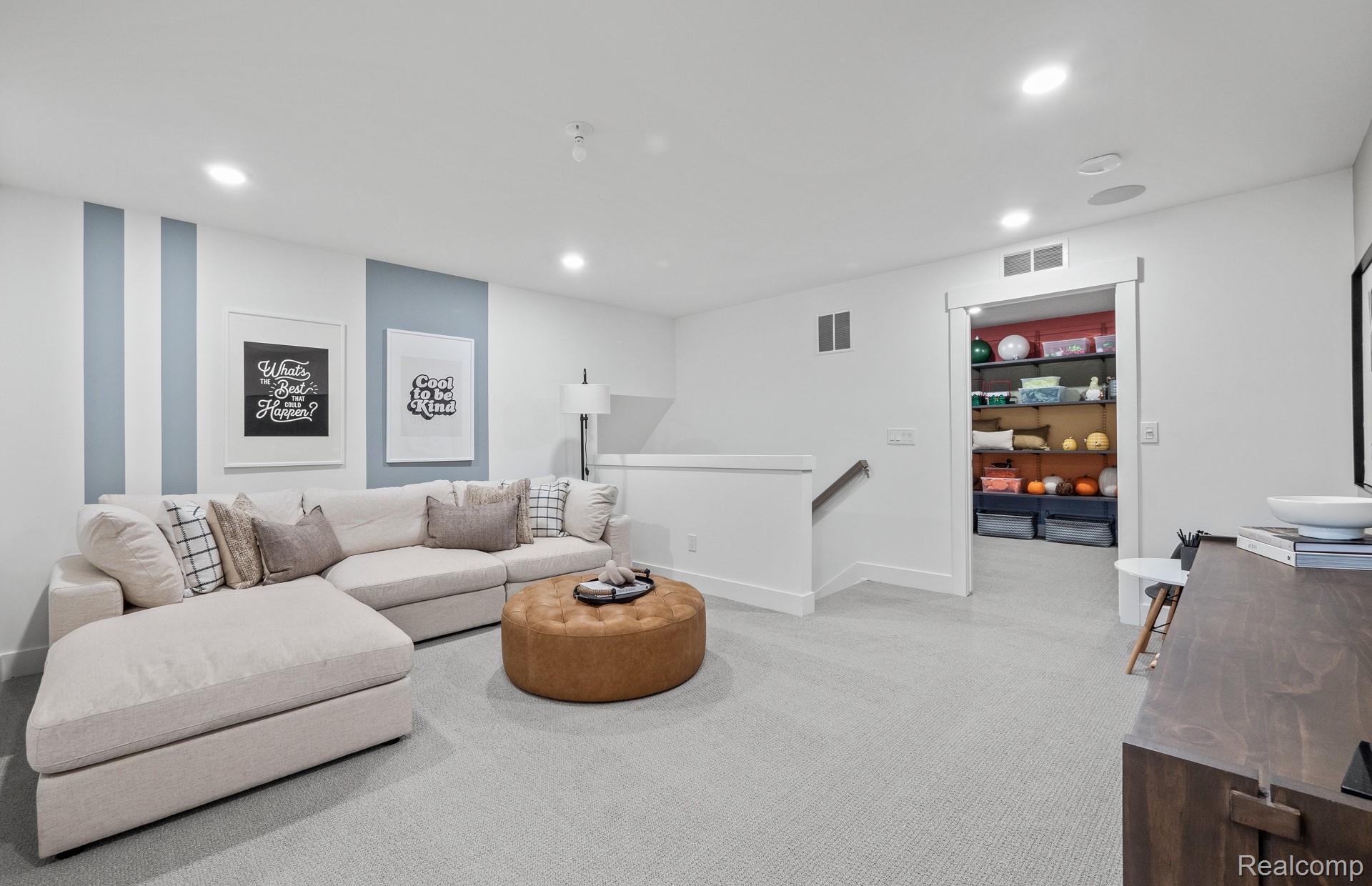 3024 Sheffield Circle