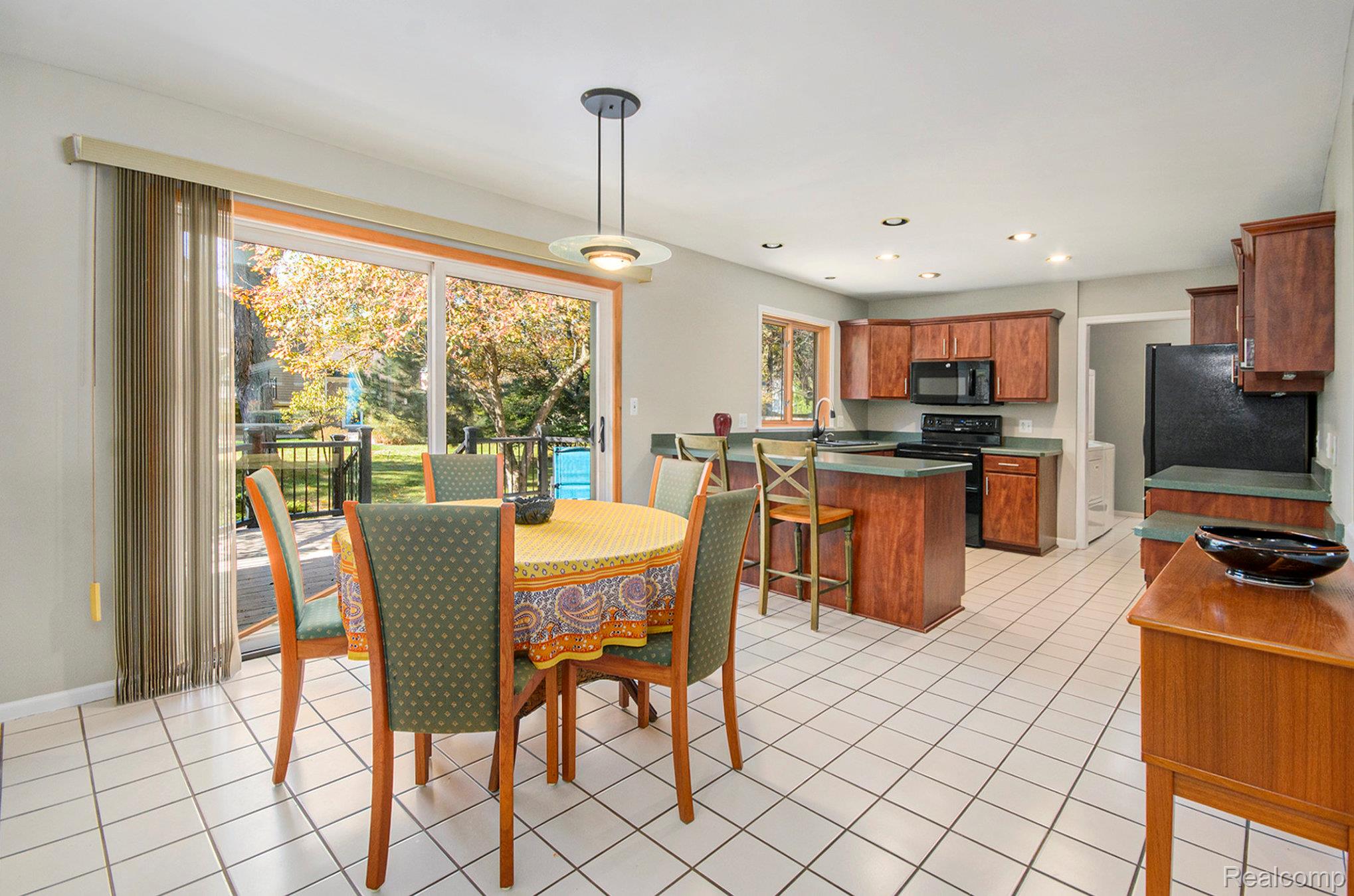 6429 Woodglen Drive