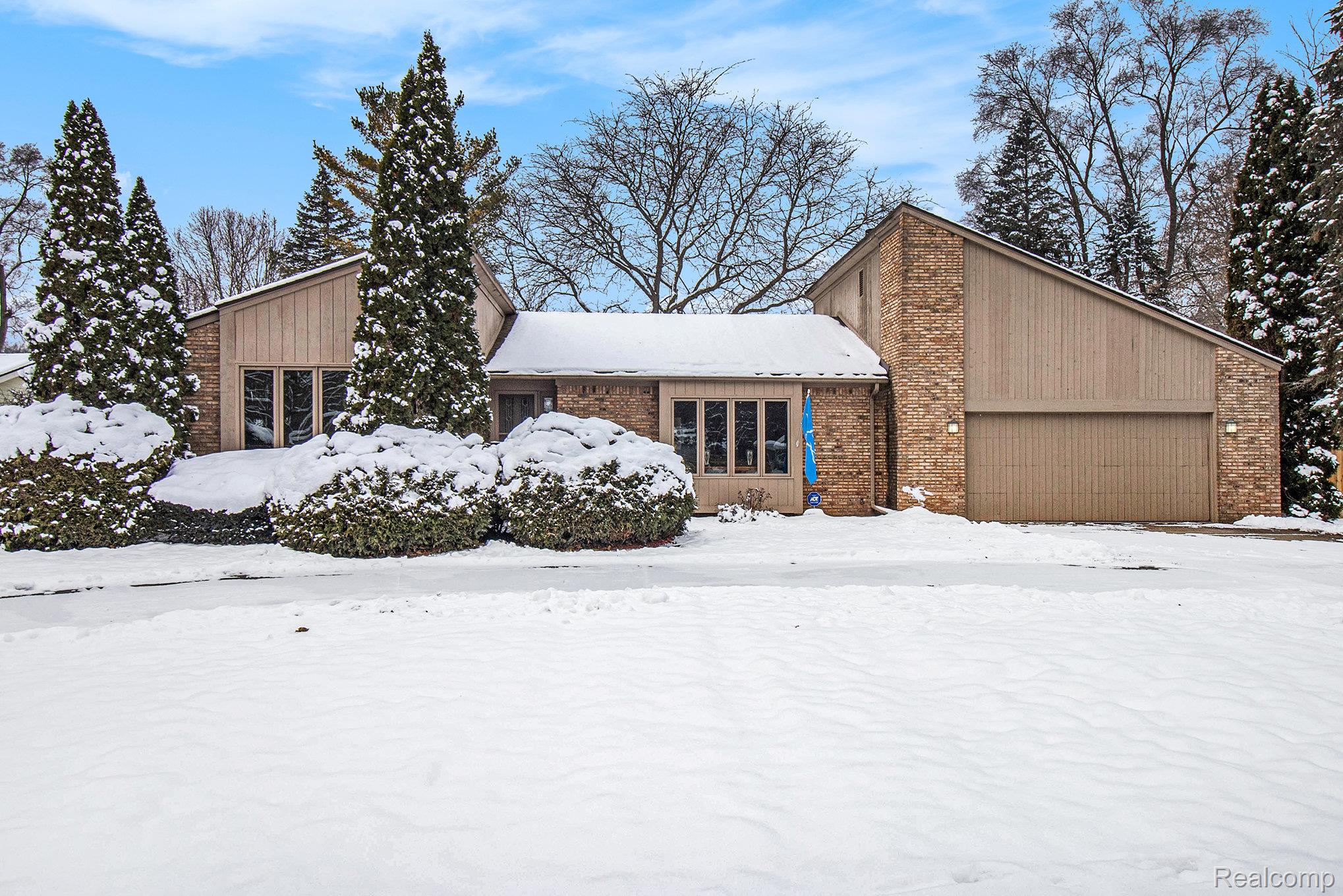 6429 Woodglen Drive
