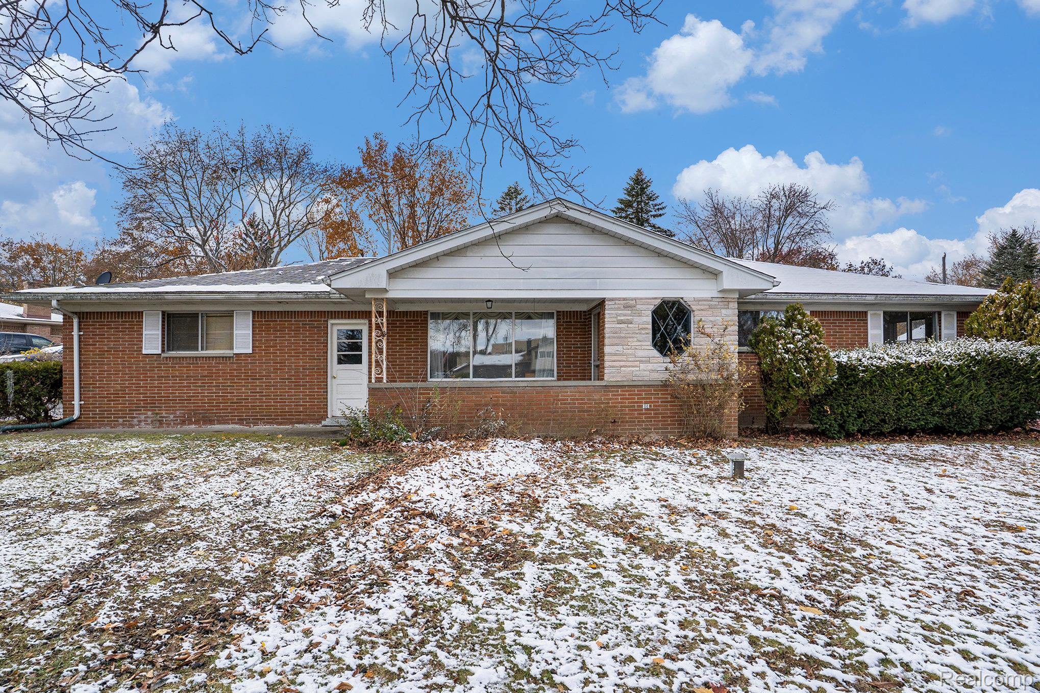 6141 Paramus