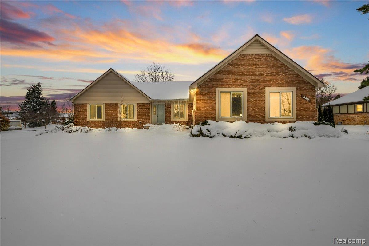 249 E Silverbell Road