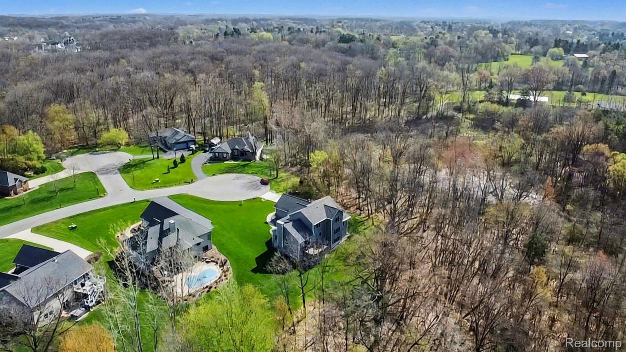 1281 Victoria Lane