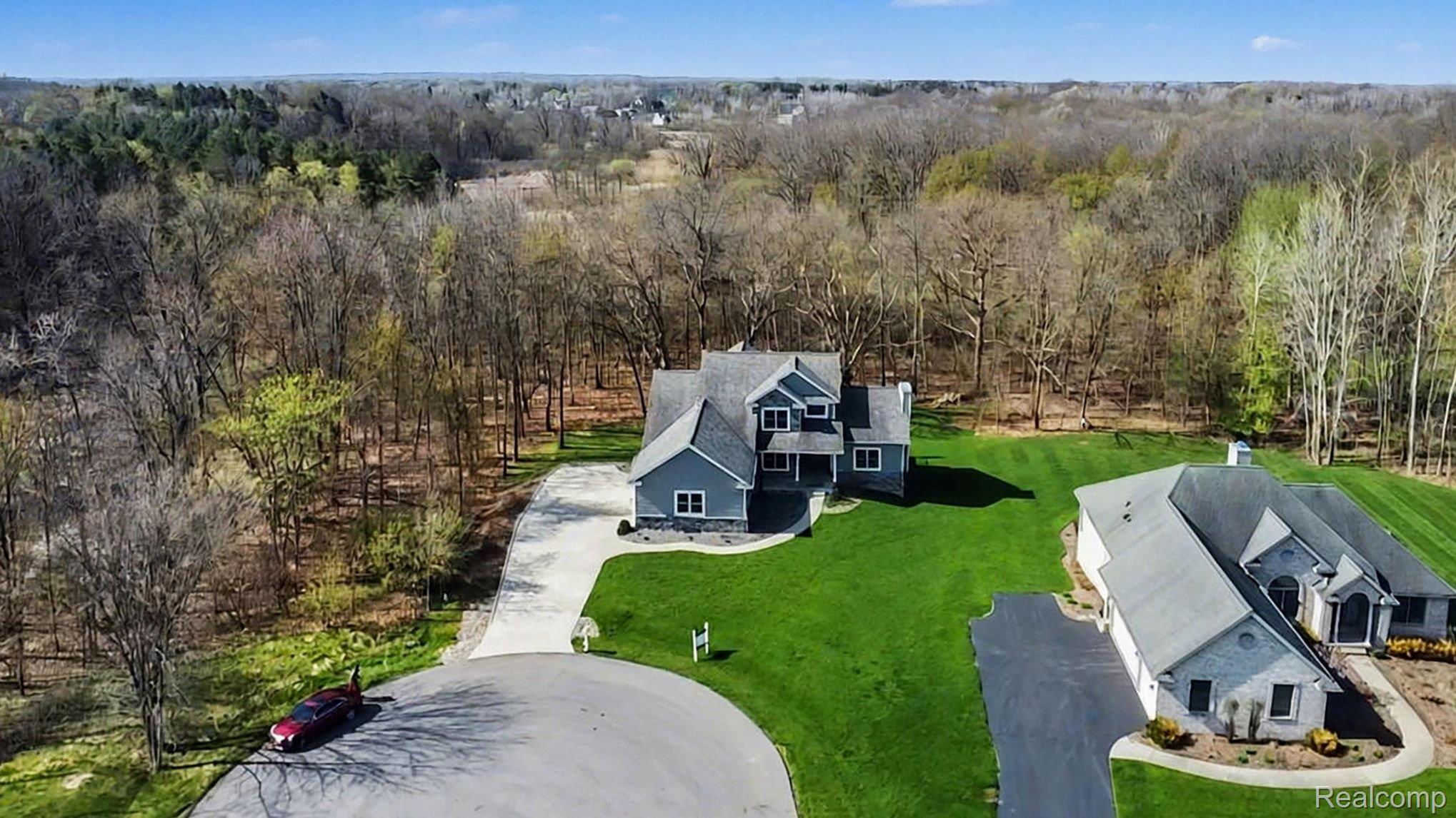 1281 Victoria Lane