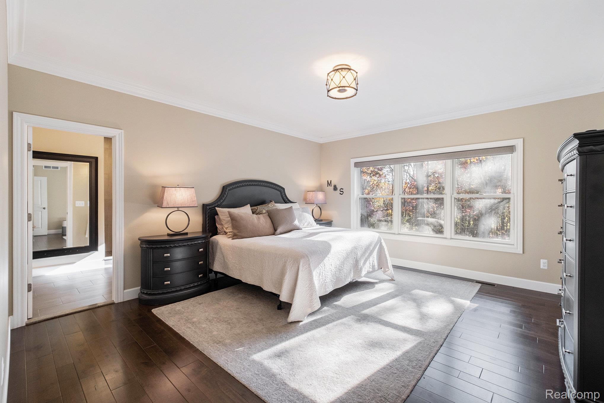 1281 Victoria Lane