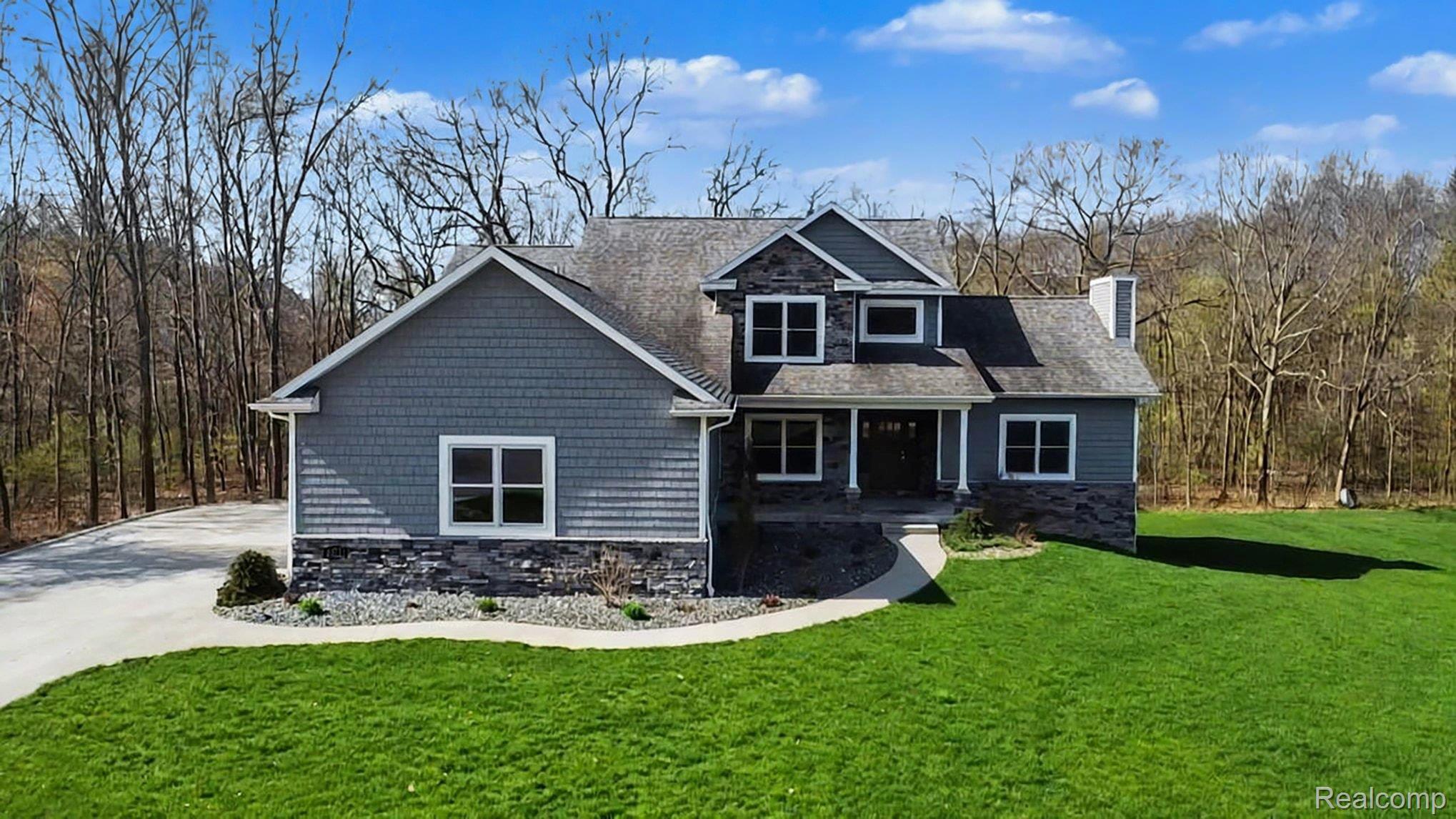 1281 Victoria Lane