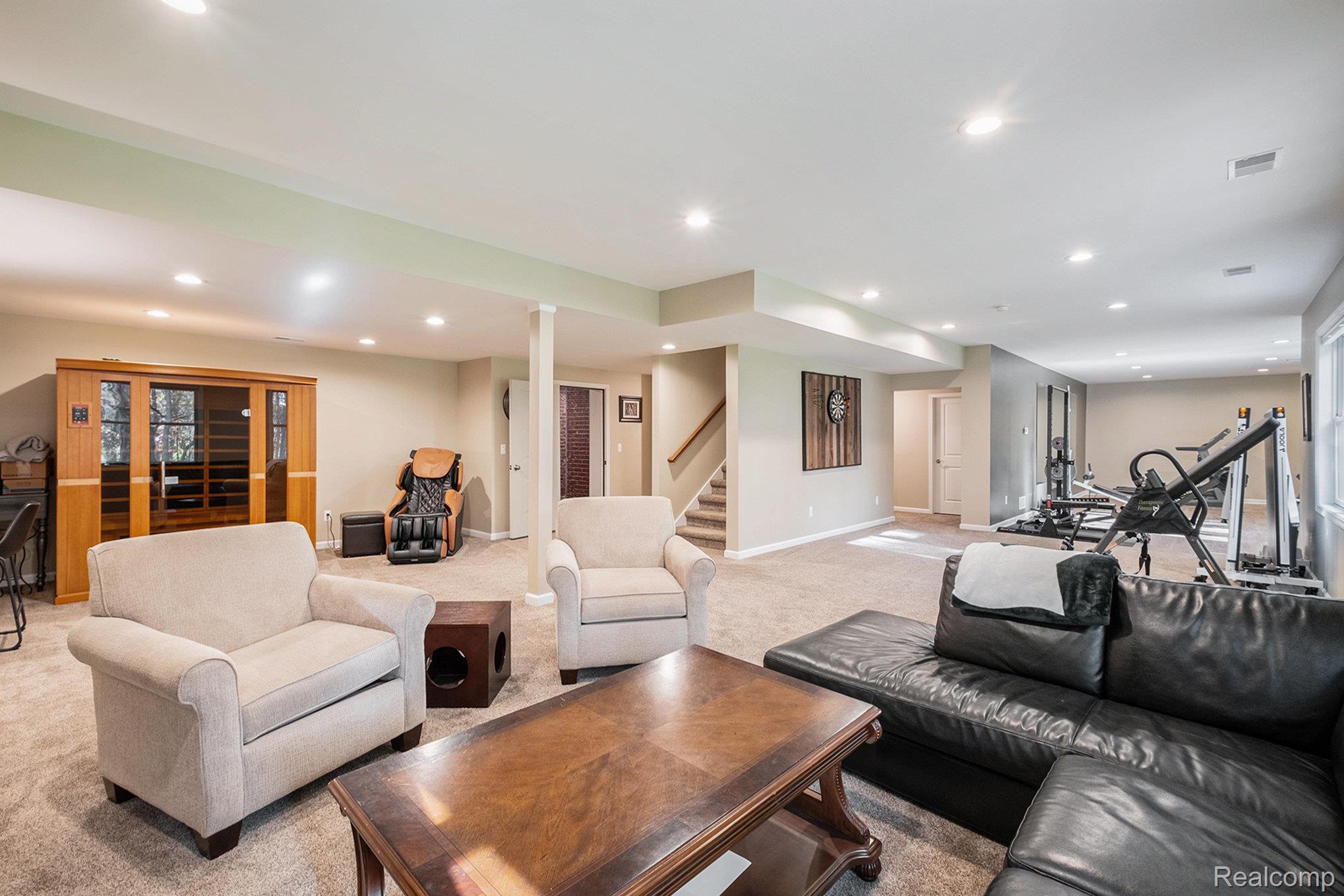 1281 Victoria Lane