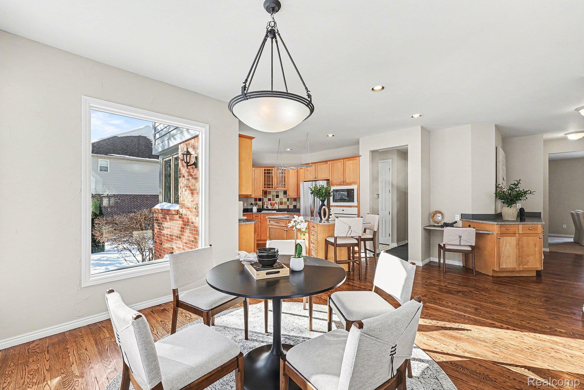 5641 Golf Pointe Drive