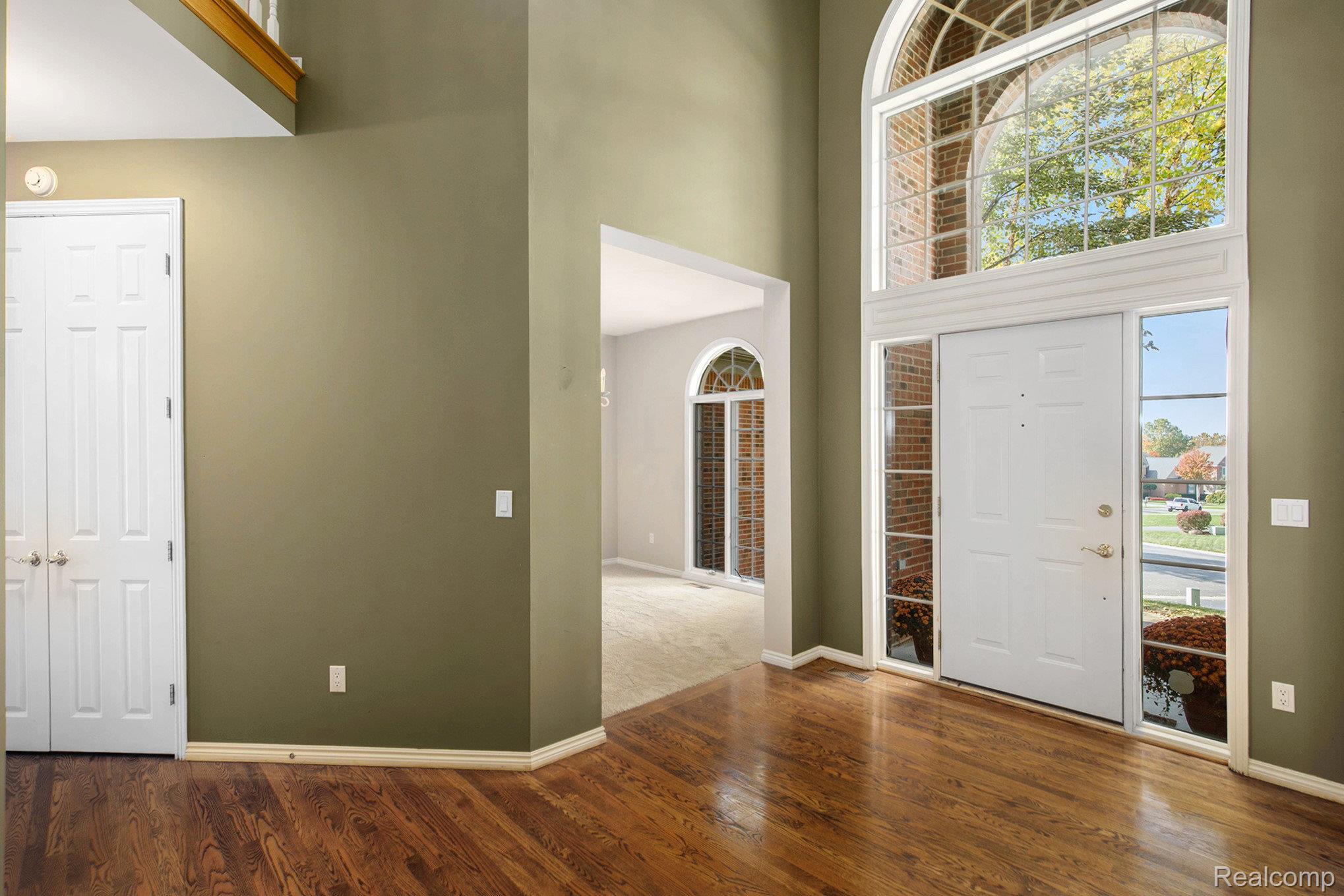 5641 Golf Pointe Drive