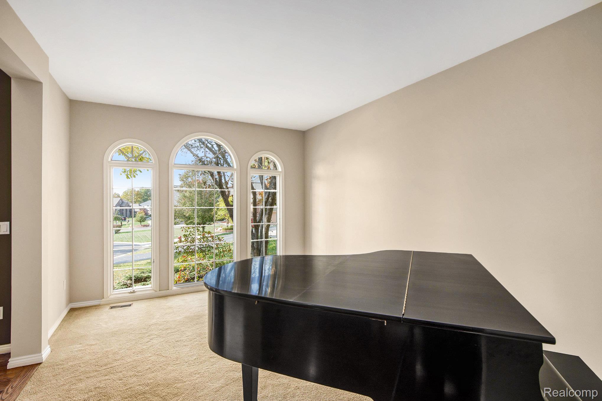 5641 Golf Pointe Drive