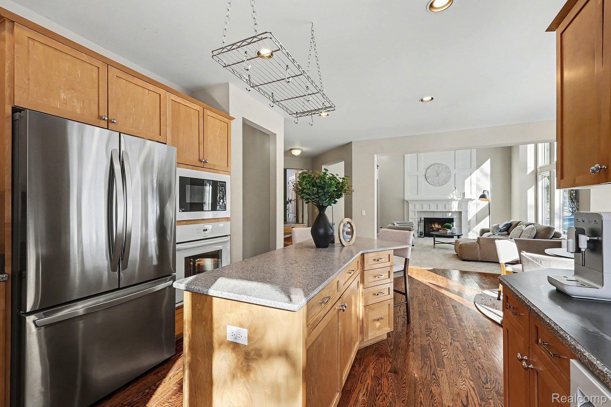 5641 Golf Pointe Drive