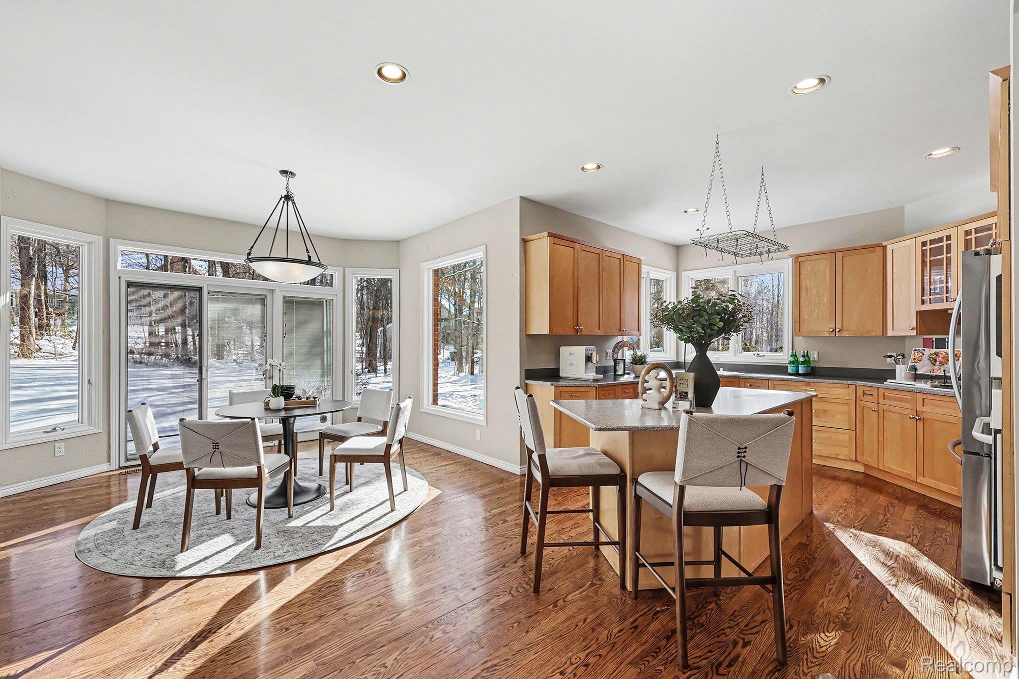 5641 Golf Pointe Drive