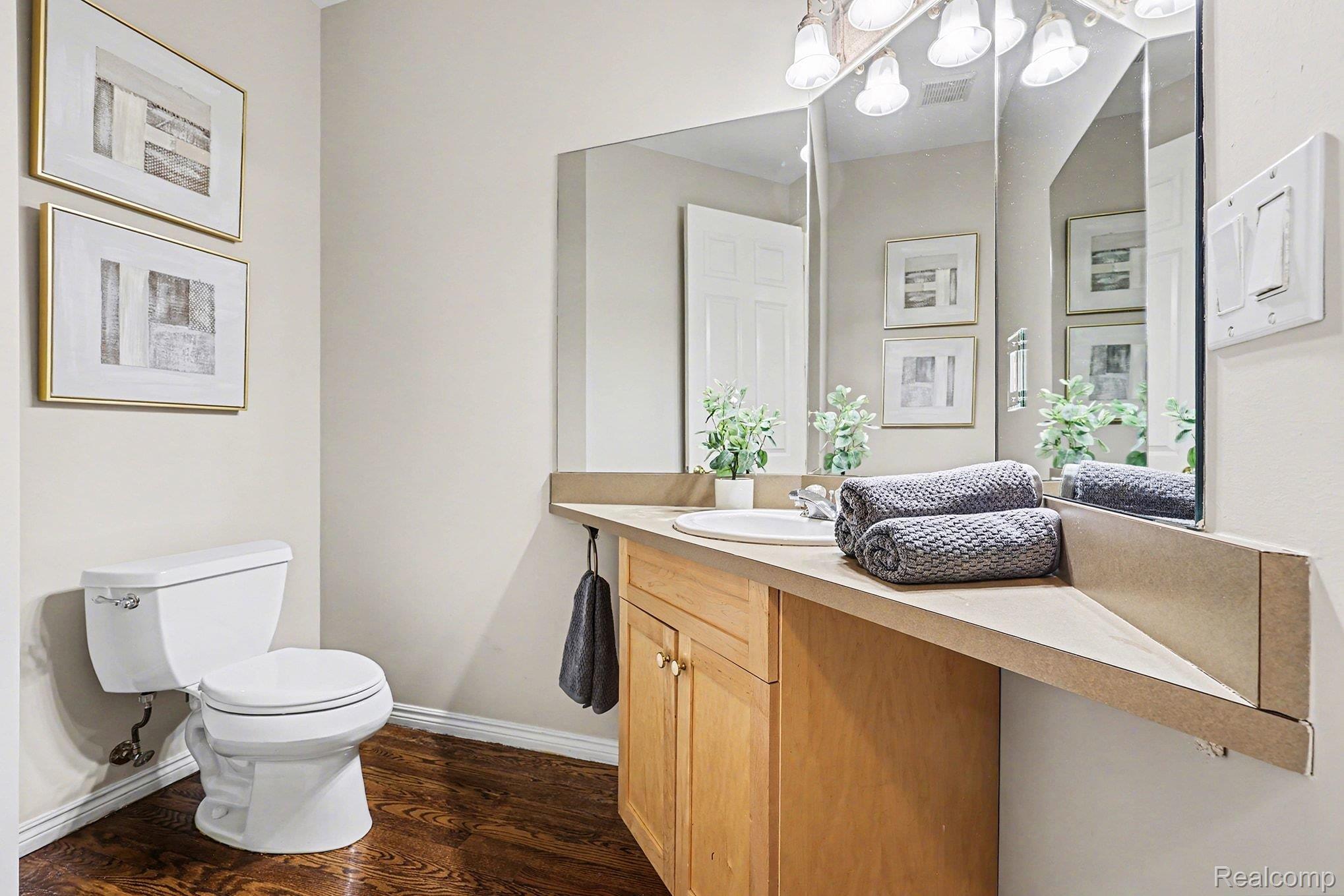 5641 Golf Pointe Drive