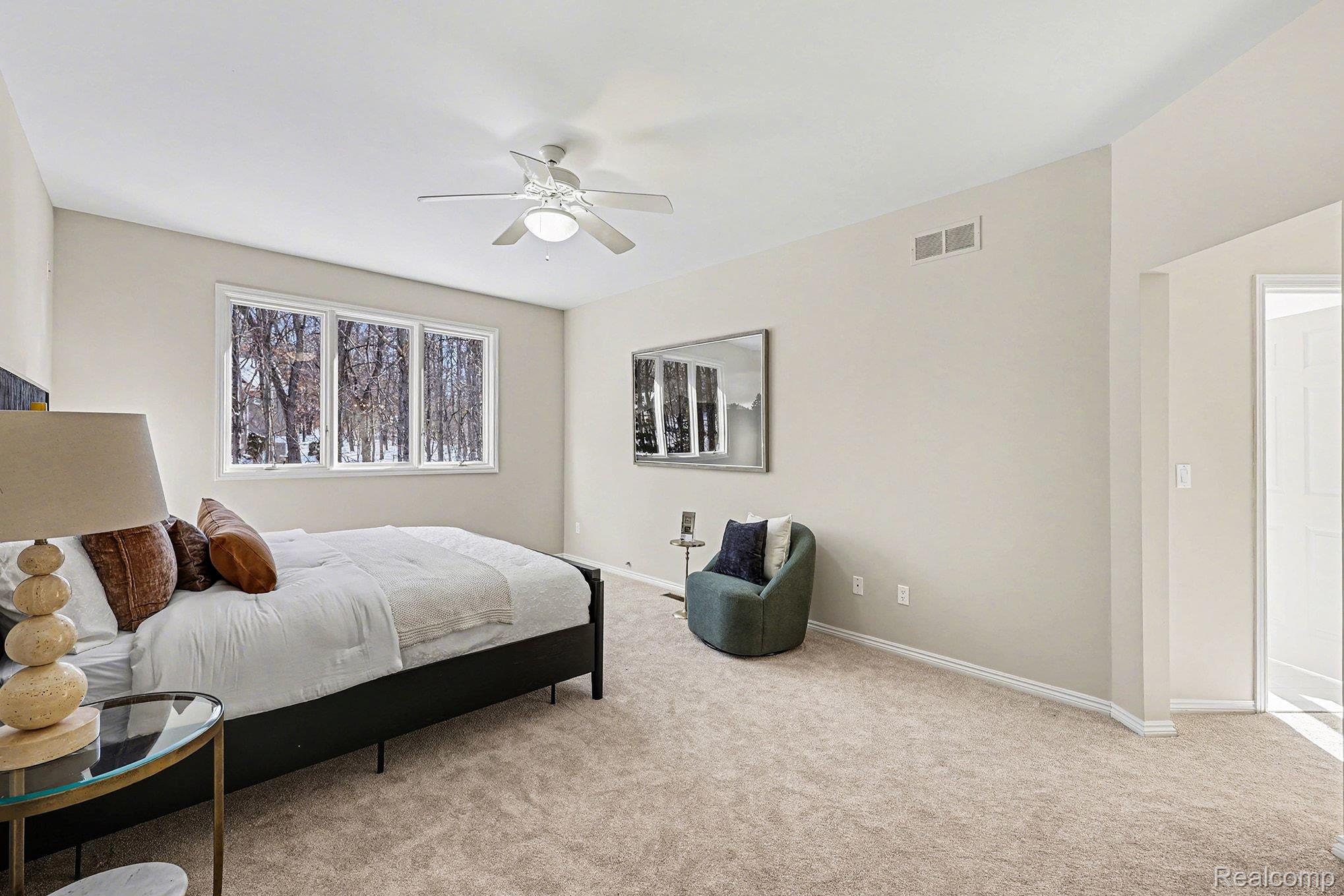 5641 Golf Pointe Drive