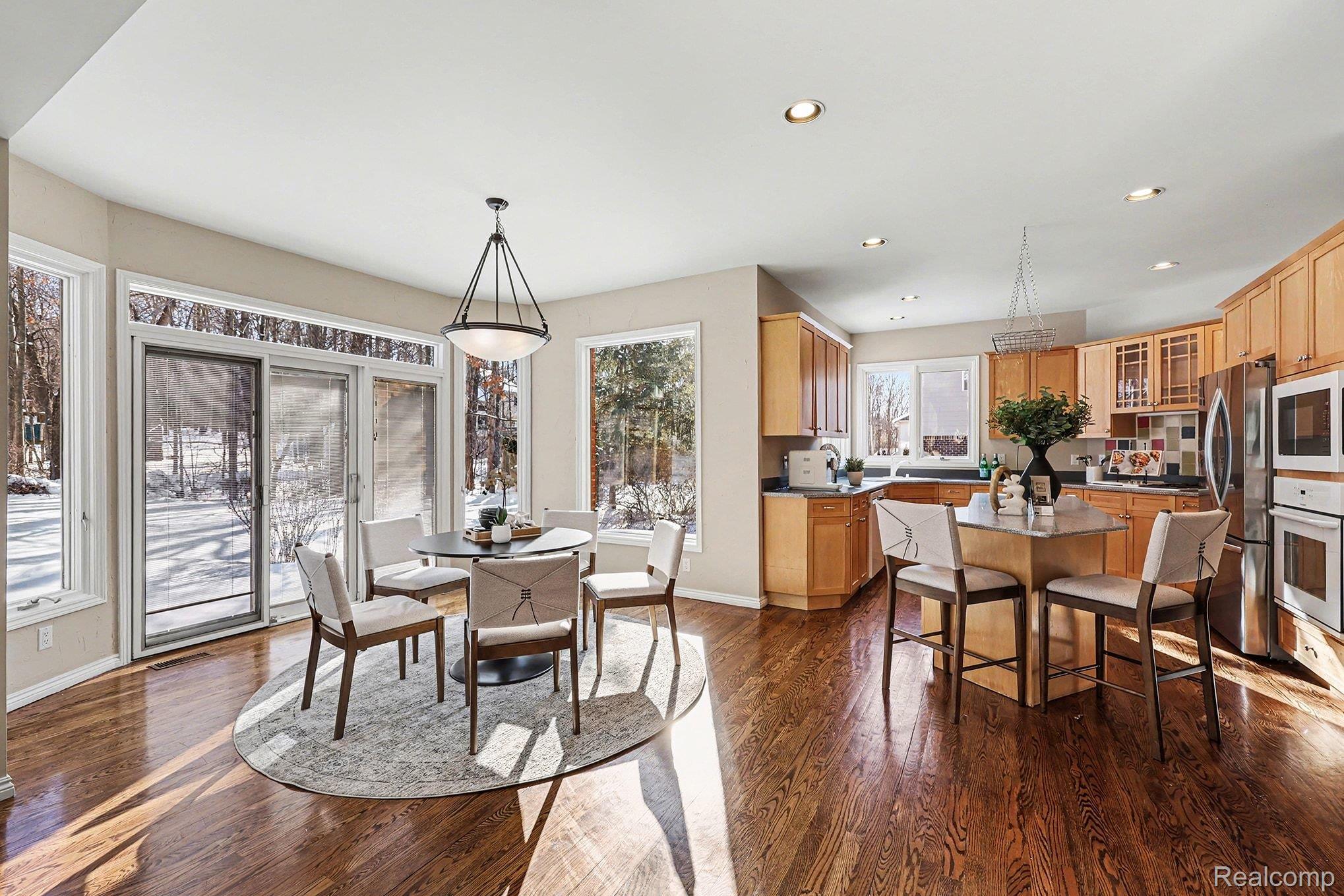 5641 Golf Pointe Drive