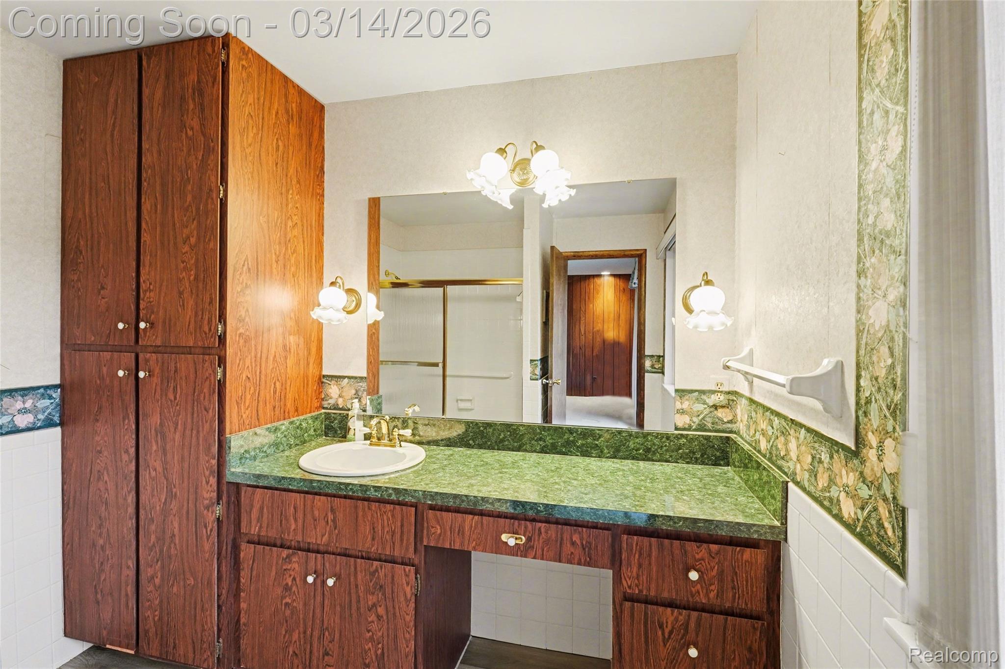 1380 Kent Road