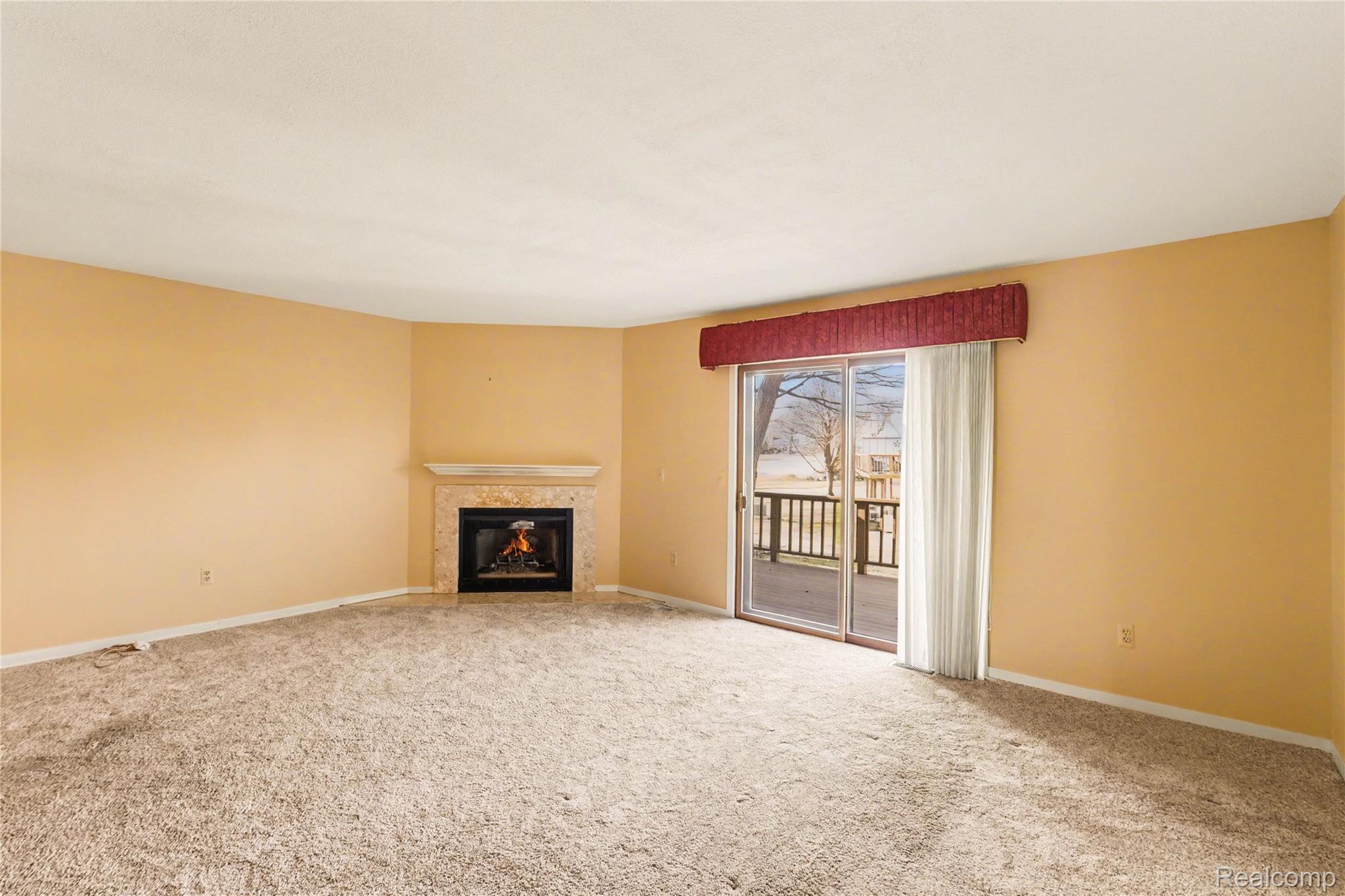 6824 Northcrest Way E