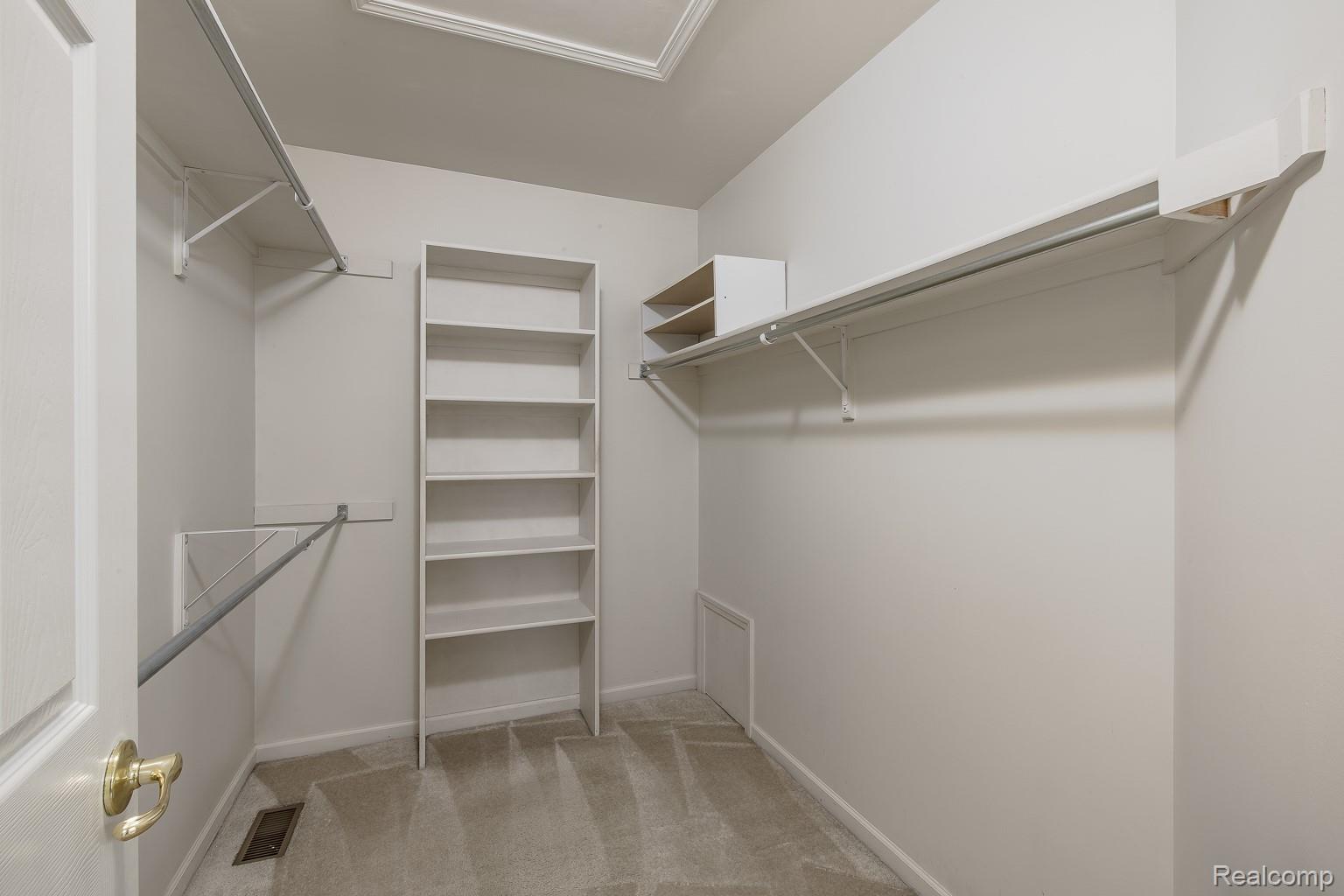 5622 Wembley Court