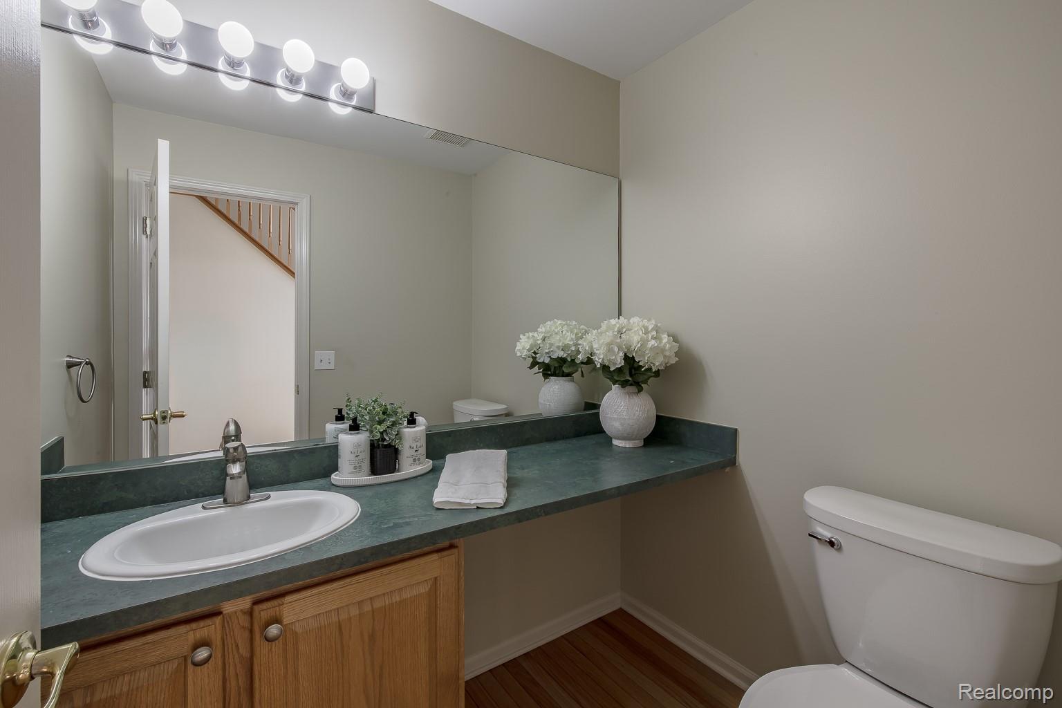 5622 Wembley Court