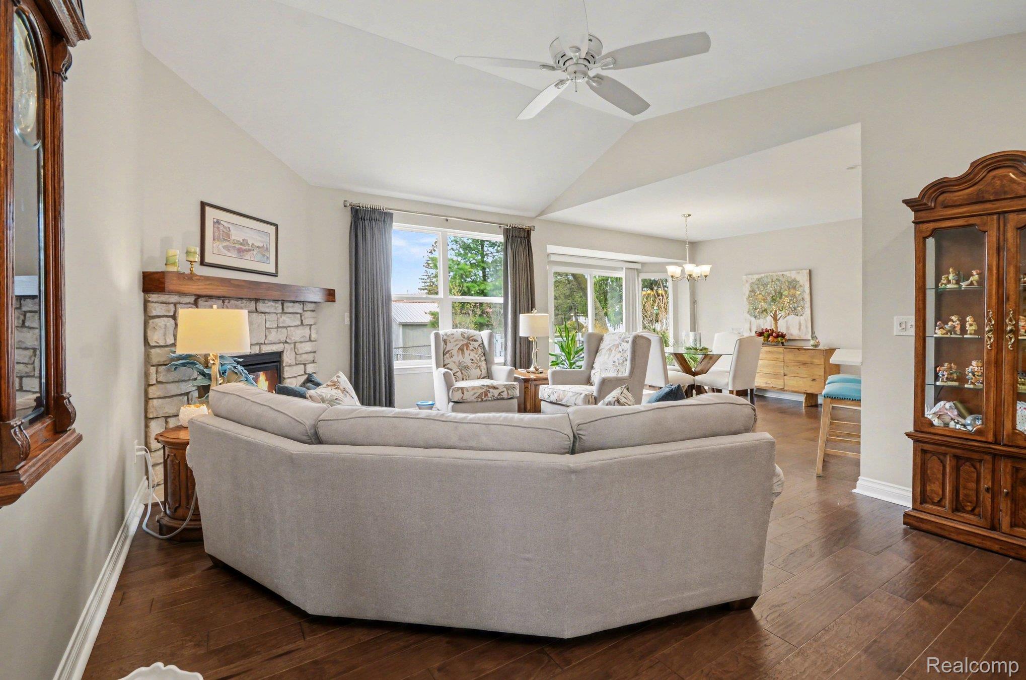 3816 Lyndon Lane