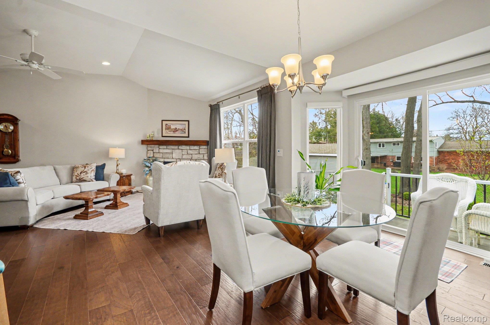 3816 Lyndon Lane