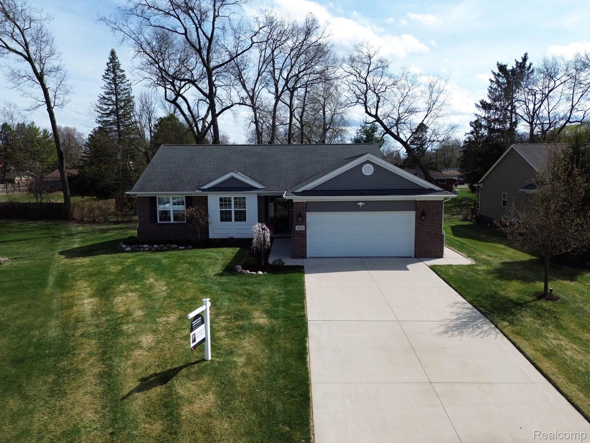 3816 Lyndon Lane
