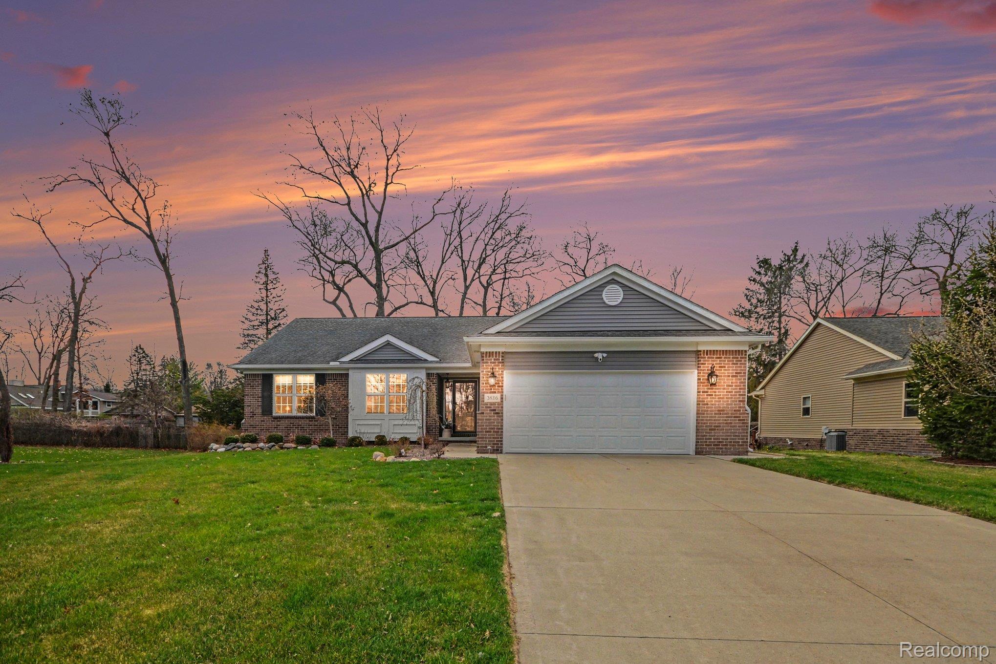 3816 Lyndon Lane