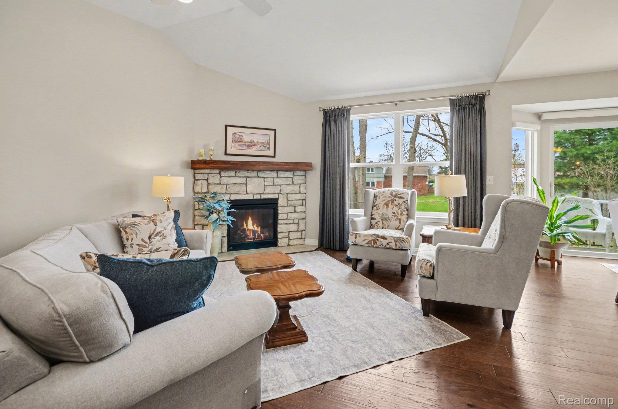 3816 Lyndon Lane