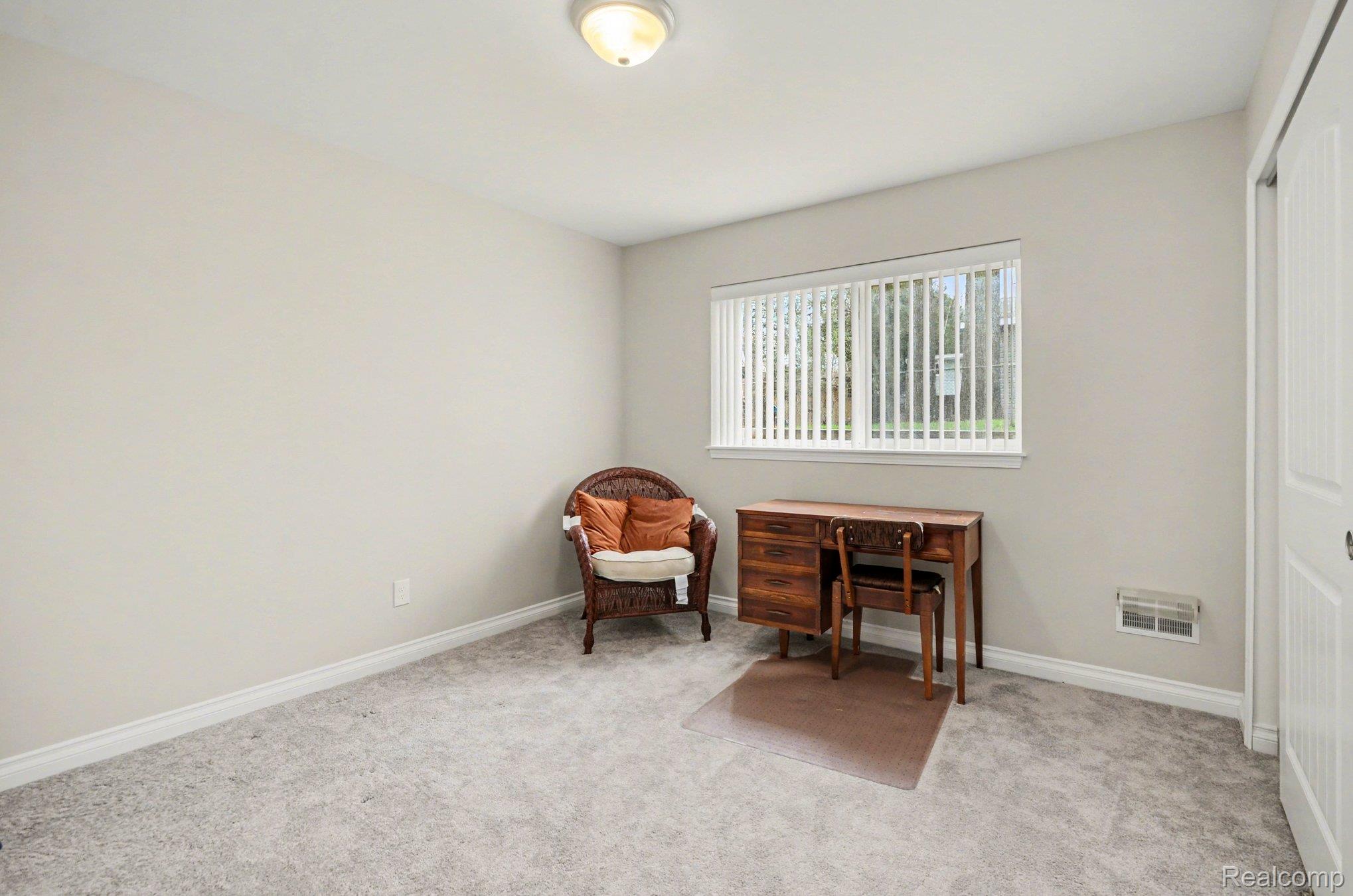 3816 Lyndon Lane