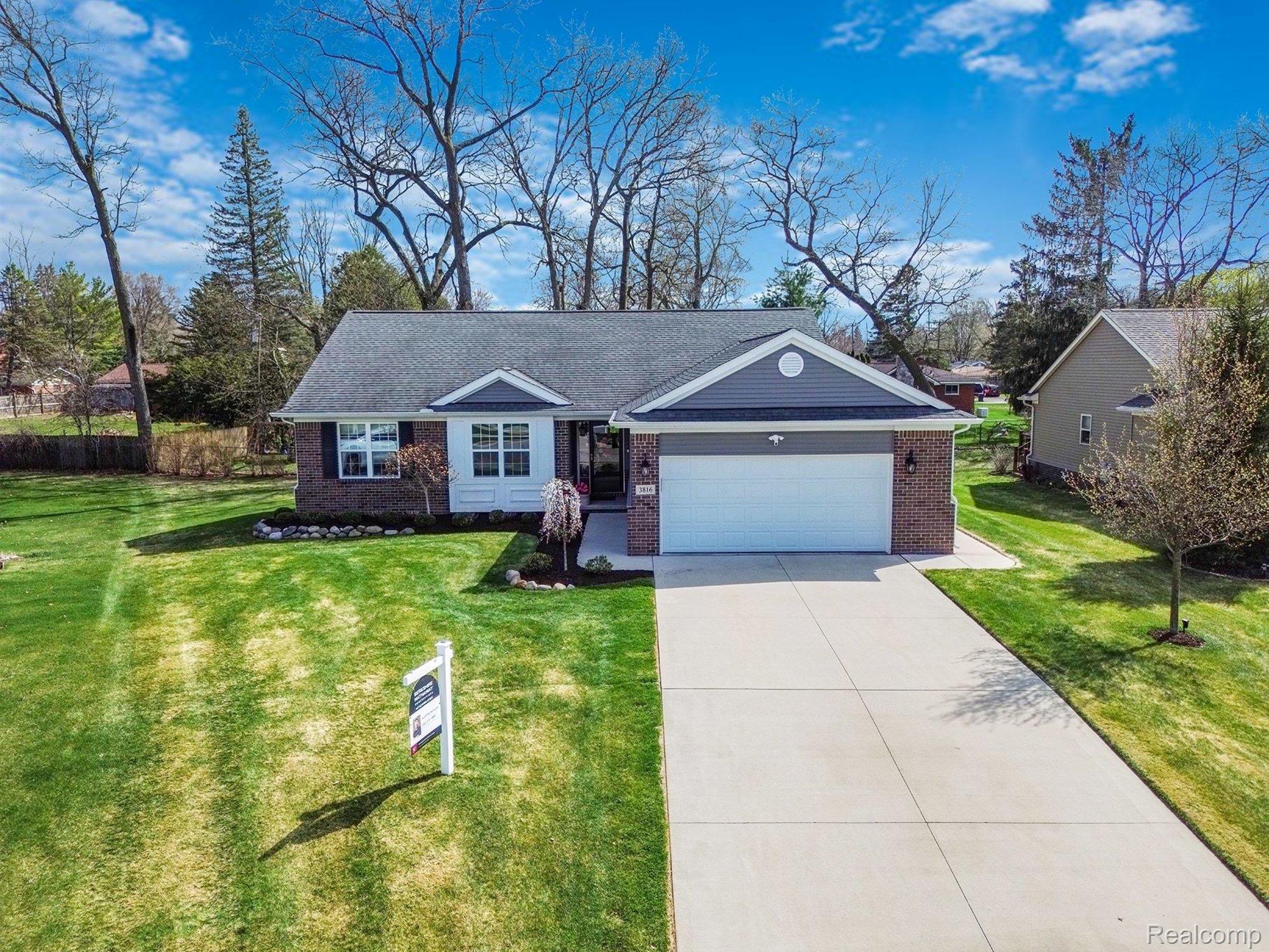 3816 Lyndon Lane