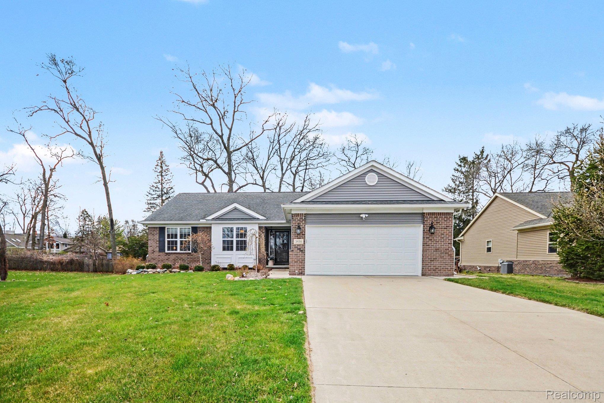 3816 Lyndon Lane