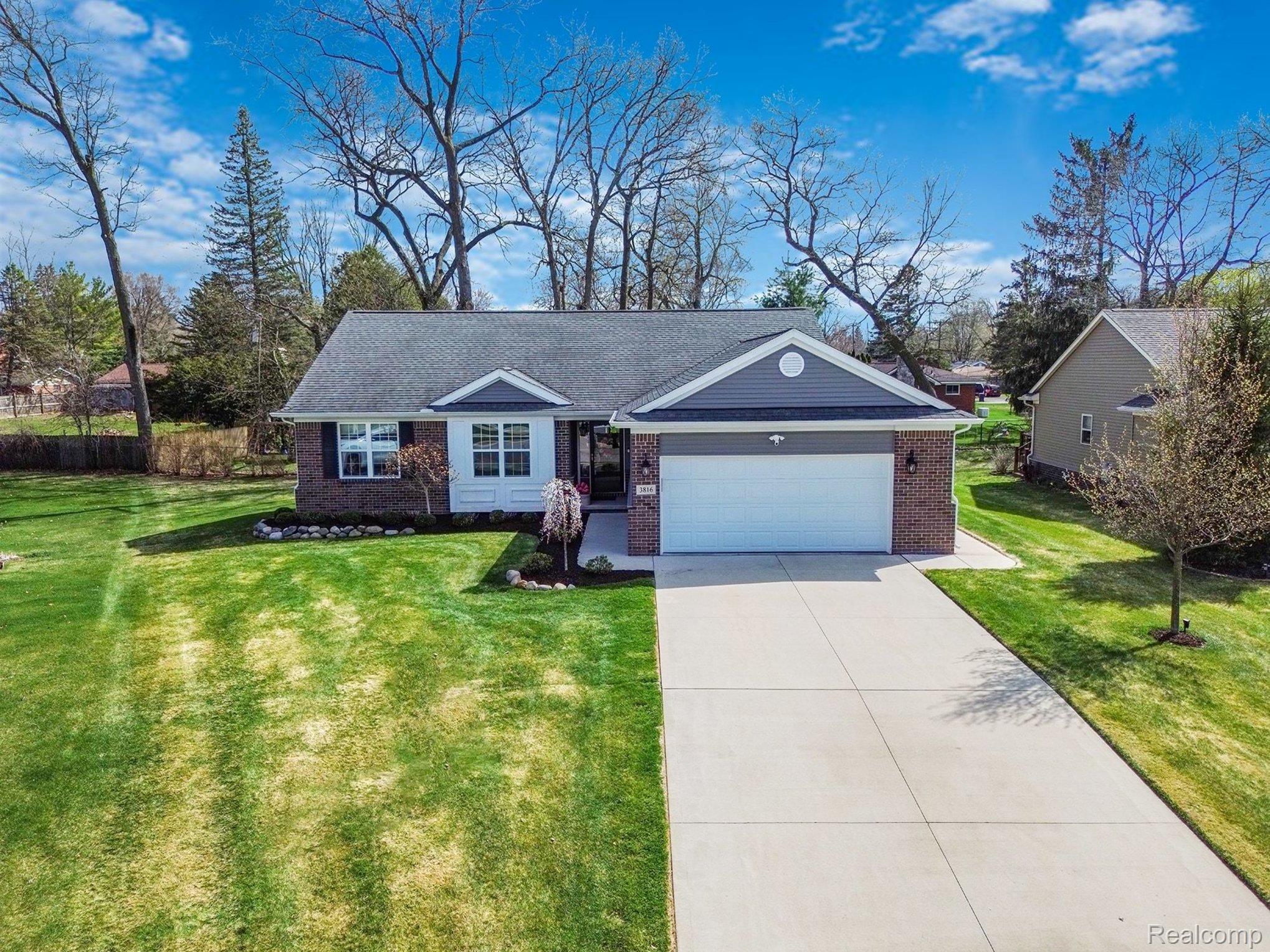 3816 Lyndon Lane