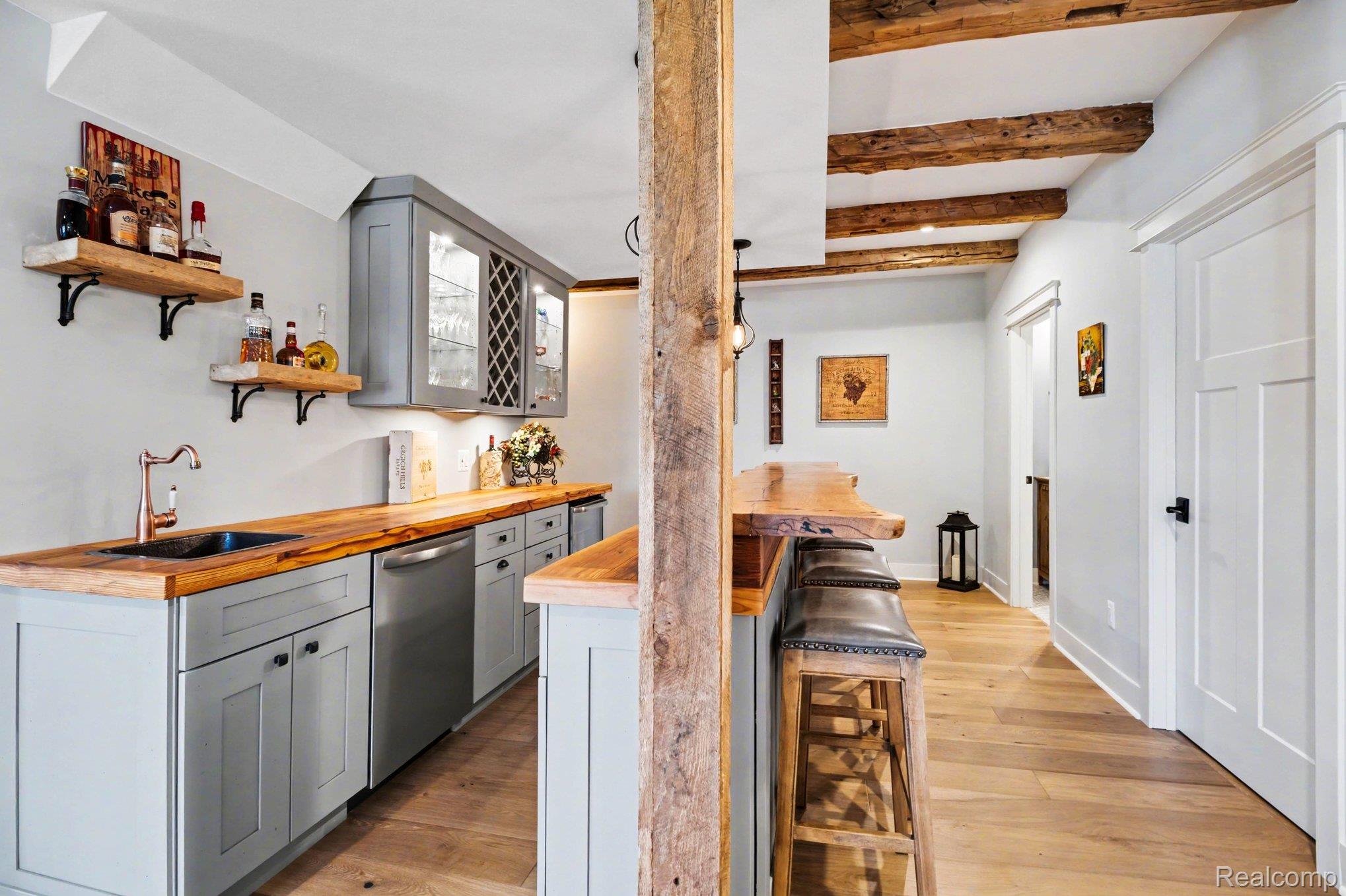 6846 Williamsbury Circle