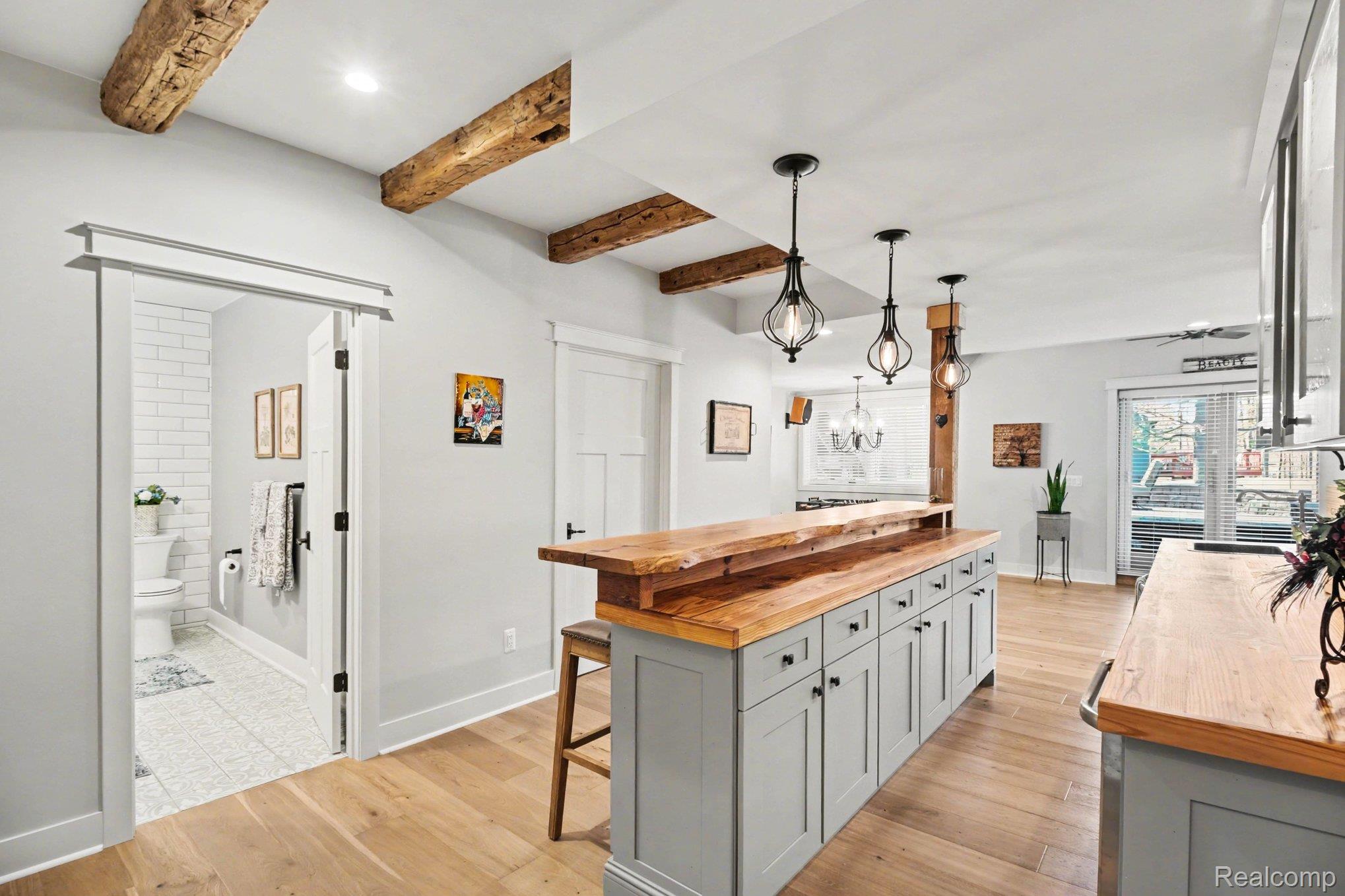 6846 Williamsbury Circle